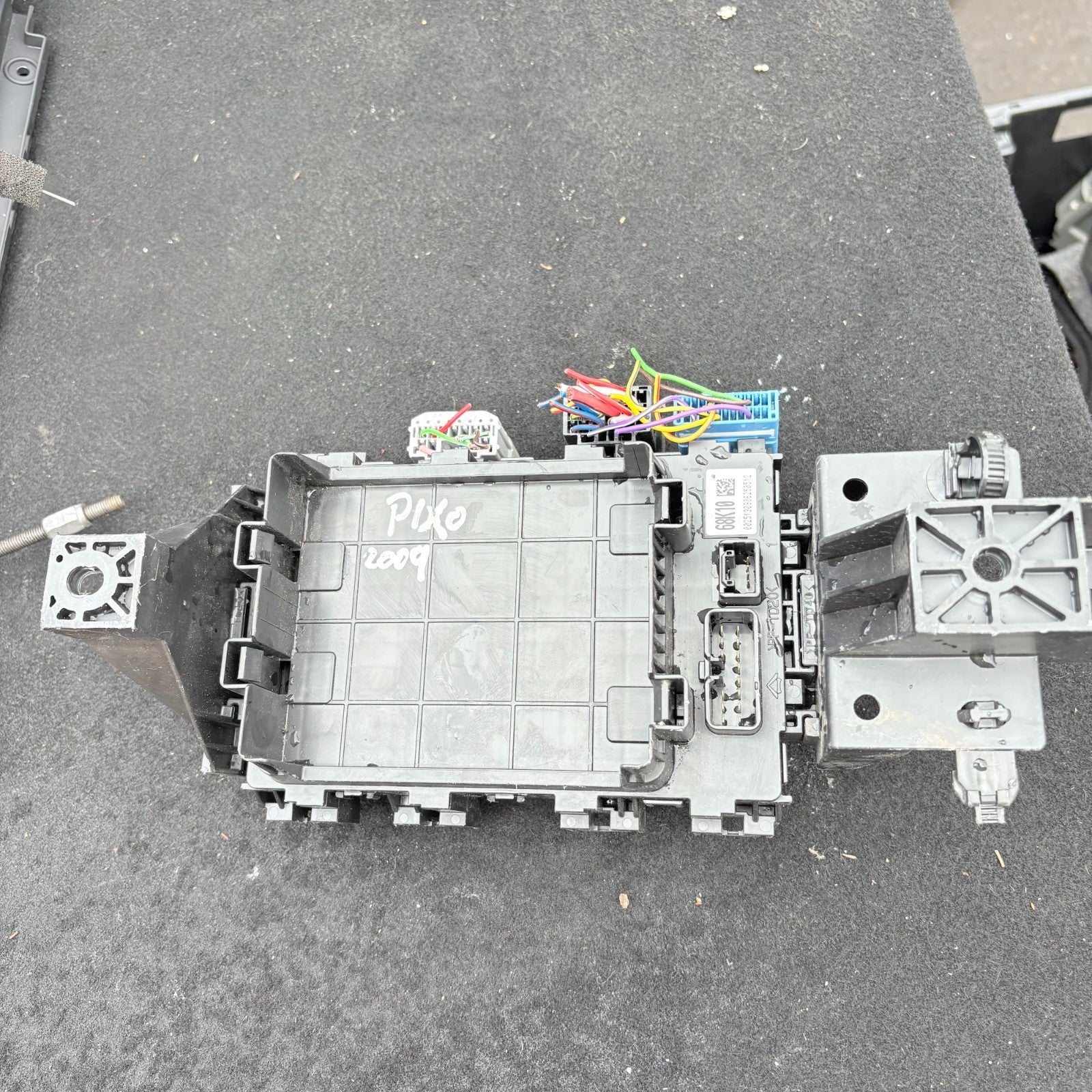 NISSAN PIXO 2009 INTERIOR DASH FUSE BOX 68K10