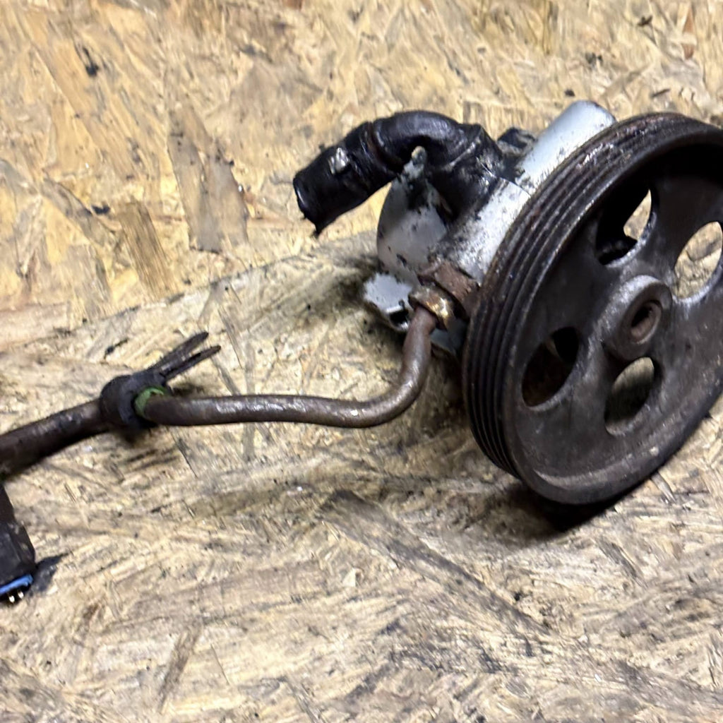 Citroen Xsara Peugeot 306 1.4 KFX TU3JP Power Steering Pump 26049438 9634070580