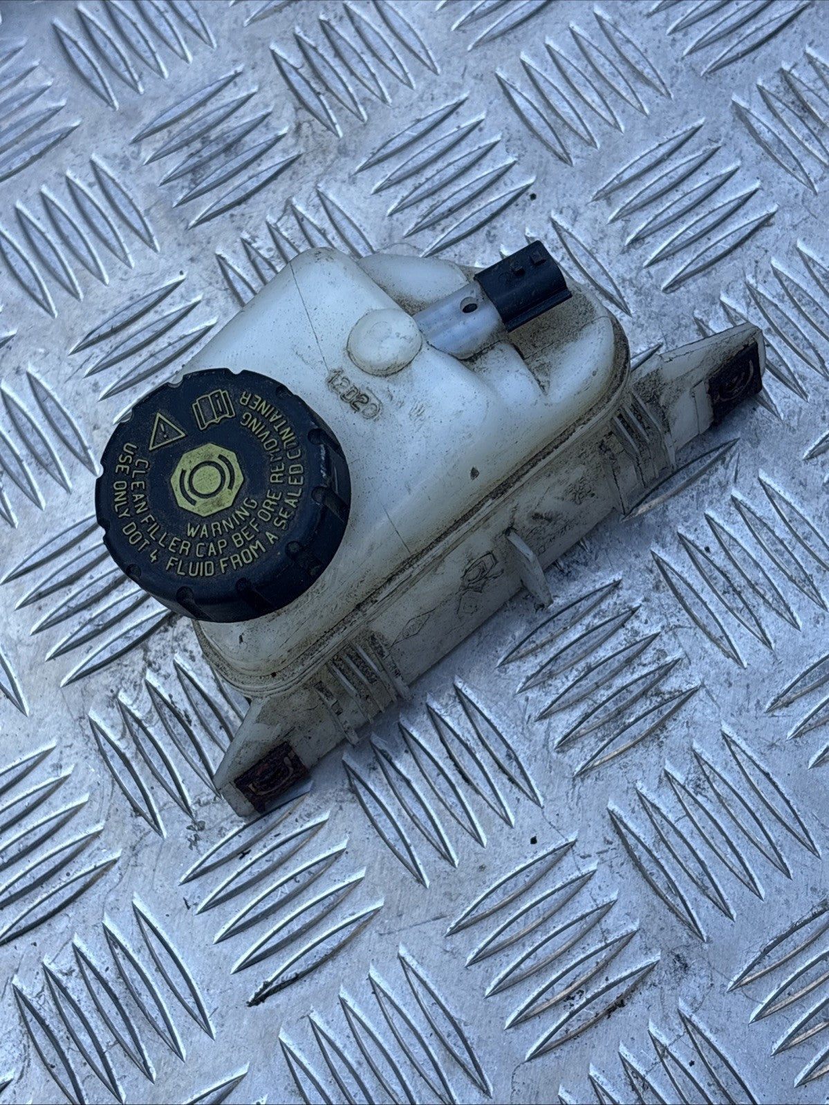 2012 RENAULT TWINGO 1.2 PET BRAKE MASTER CYLINDER FLUID TANK
