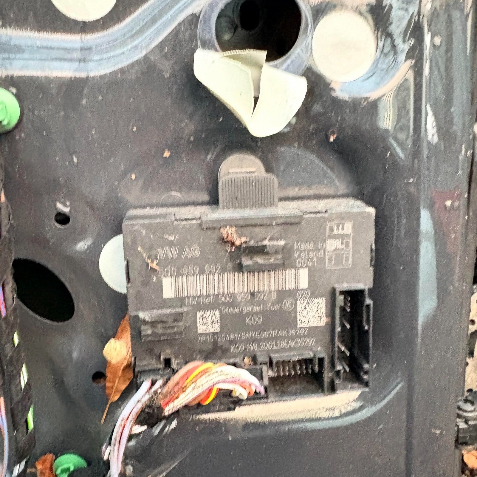 VOLKSWAGEN PASSAT B8 ESTATE PASSENGER SIDE FRONT BARE DOOR
