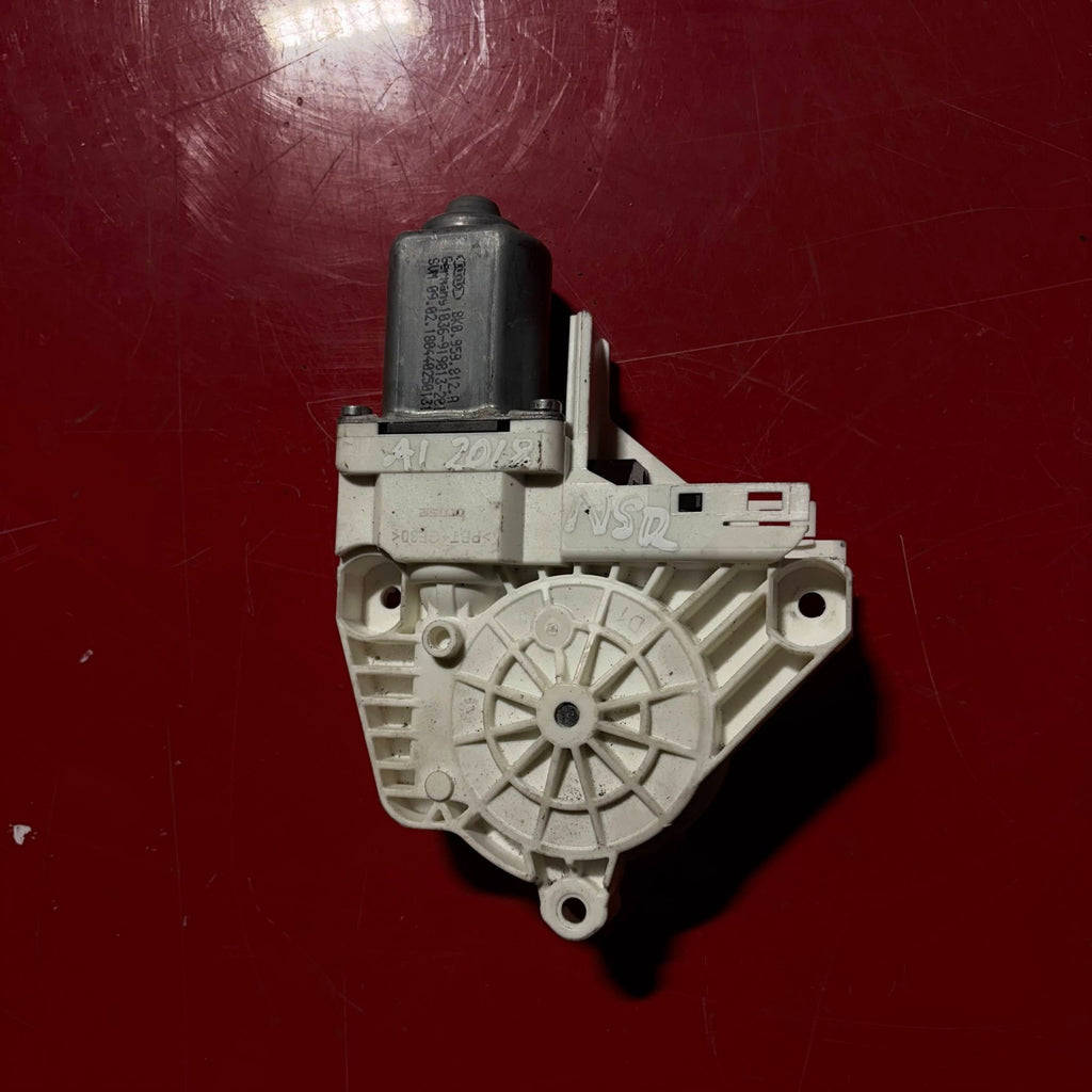 AUDI A1 2015-18 NEARSIDE LEFT REAR DOOR WINDOW MOTOR (5 DOOR) 8K0959812A
