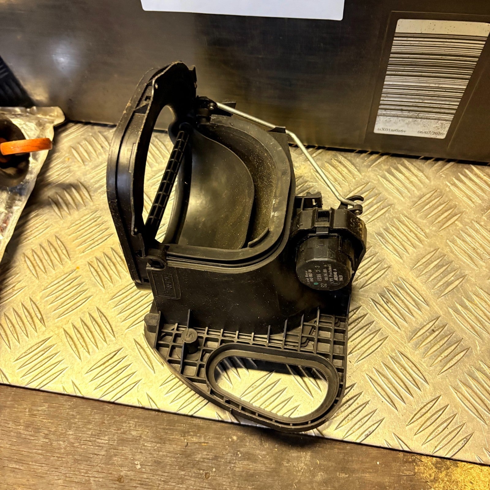 BMW X5, E53 2004,Rear Boot Air Vent Deflector 539.9250 Right O S R