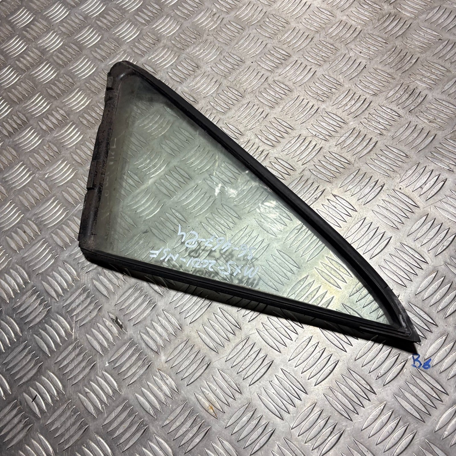 MAZDA MX5 2001 N/S/F DOOR QUARTER WINDOW GLASS FORNT LEFT SIDE