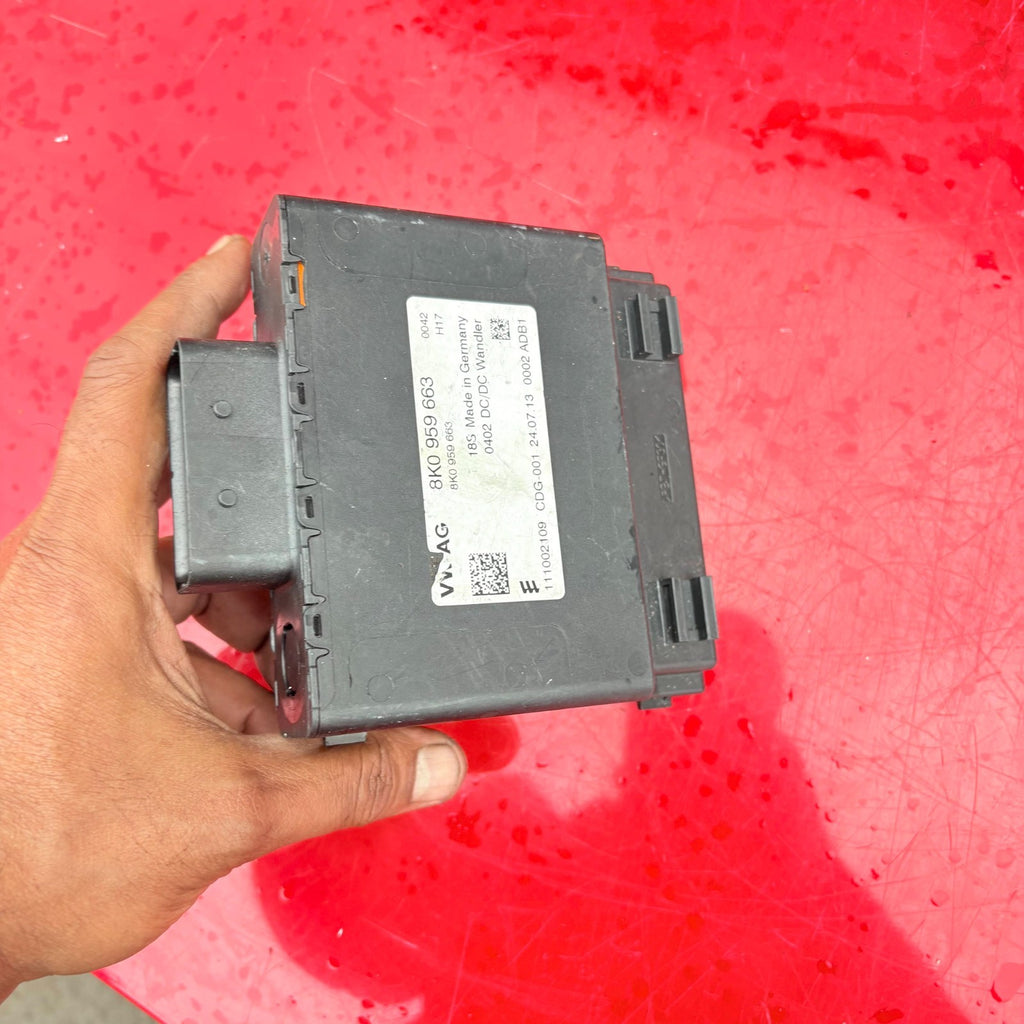 Audi A4 B8 2008-2015 DC/DC Voltage Stabiliser Control Unit 8K0959663
