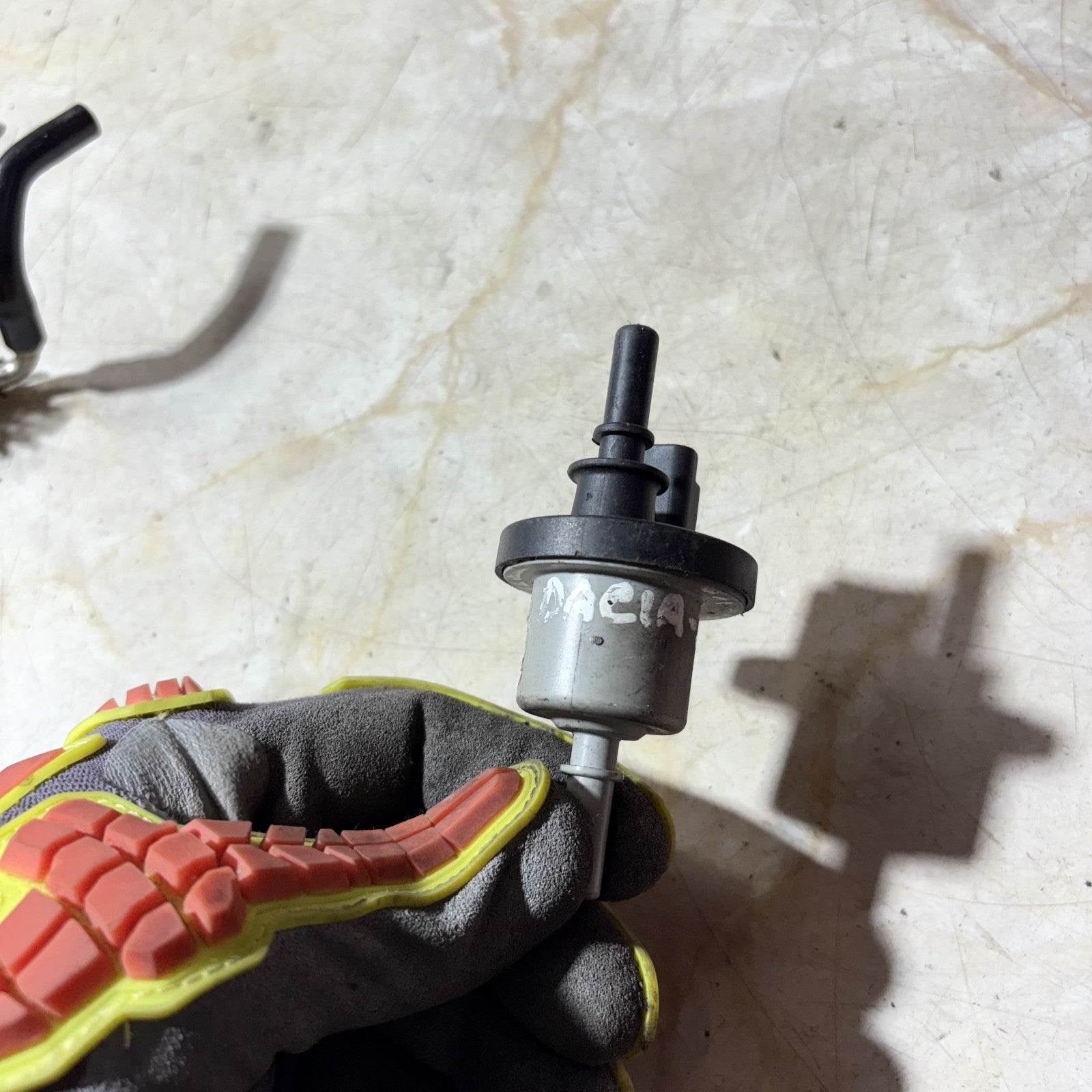 VACCUM VALVE DACIA LOGAN 2016 0.9 PETROL SOLENOID 269516045