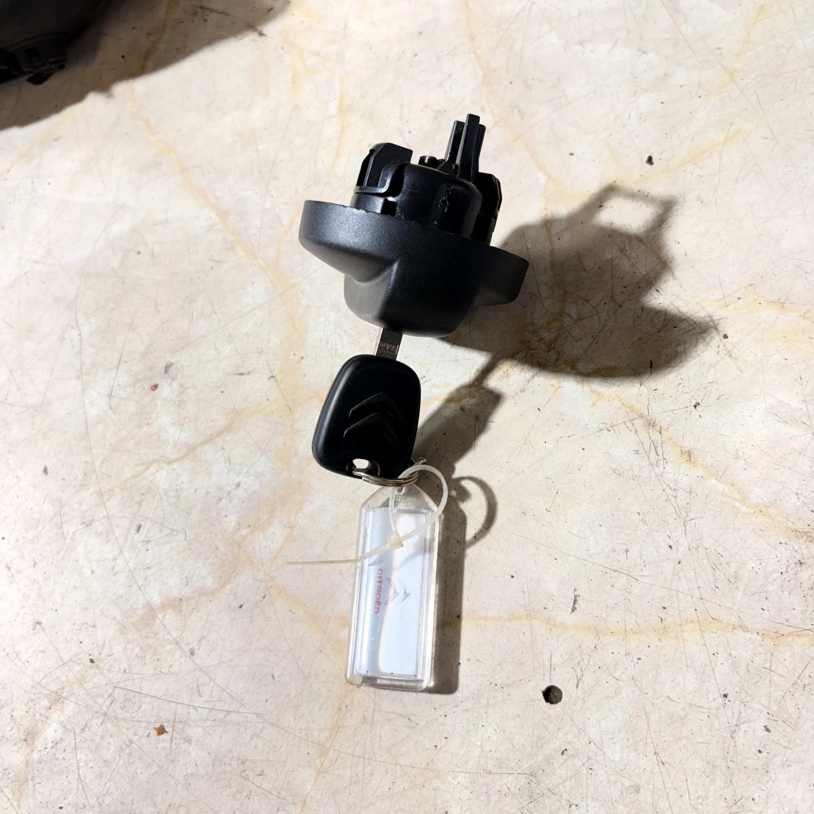 Fuel Cap Compatible with Citroen C2 C3 1st Series With Key