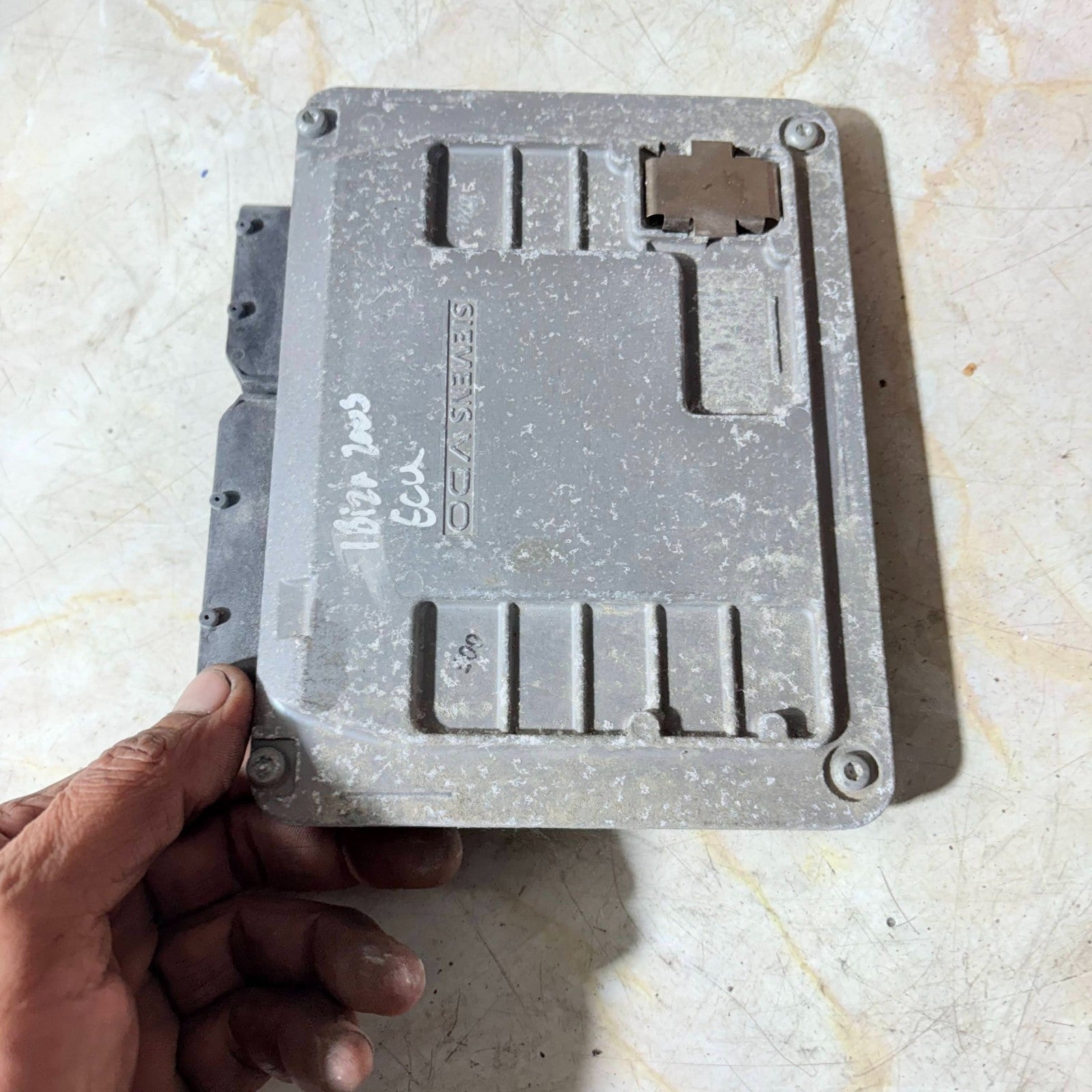 Seat Ibiza 2003 Engine Control Unit ECU 03E906033 AA