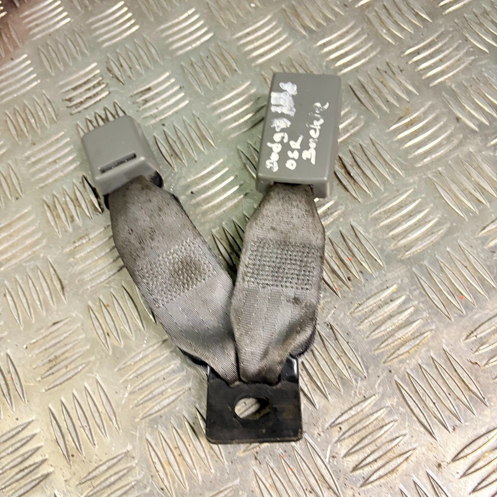 Dodge Caliber Right Offside Rear Seat Belt Stalk Buckle Mk1 2005-2012