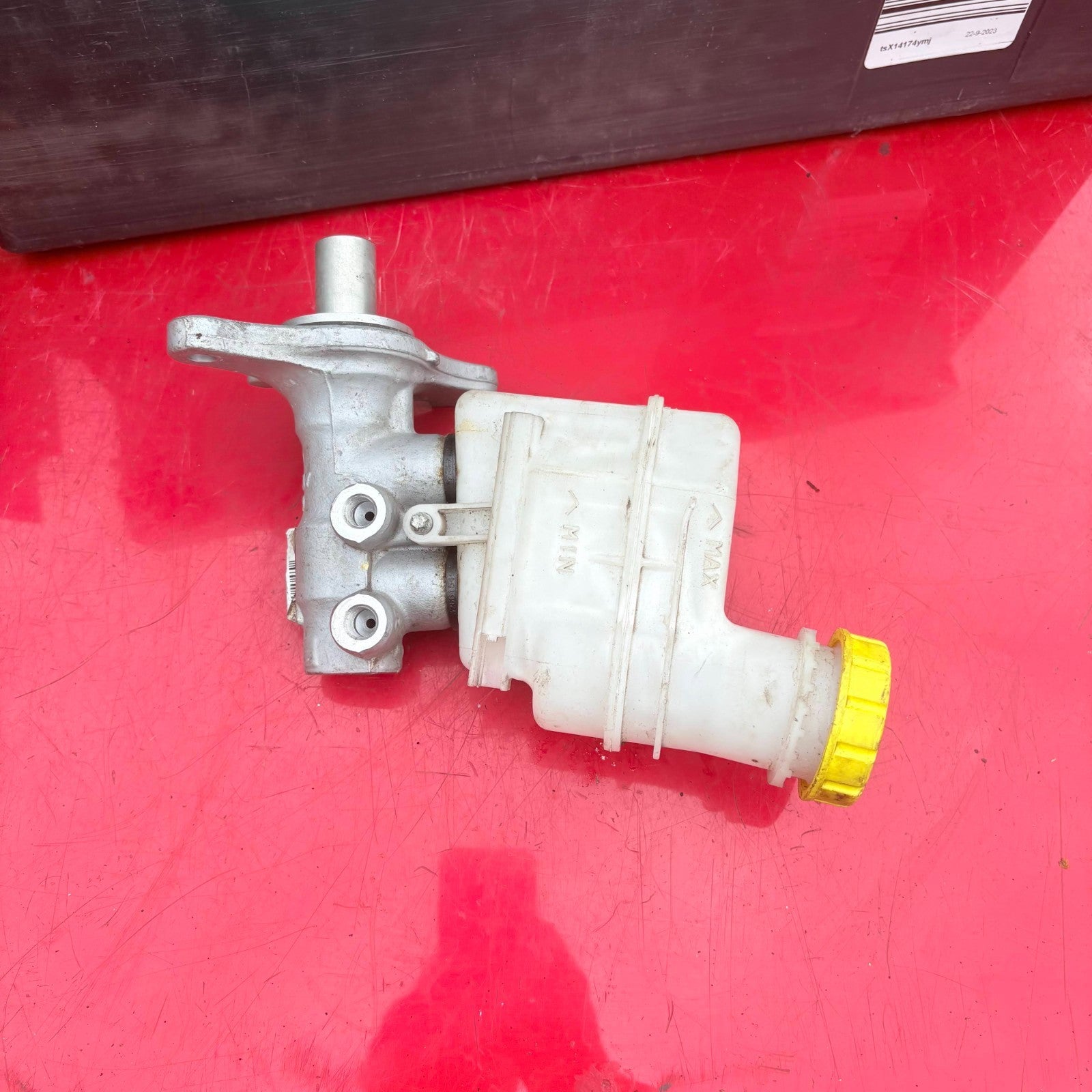 FIAT 500 2008-2019 Brake Master Cylinder Fluid Reservoir 32069666