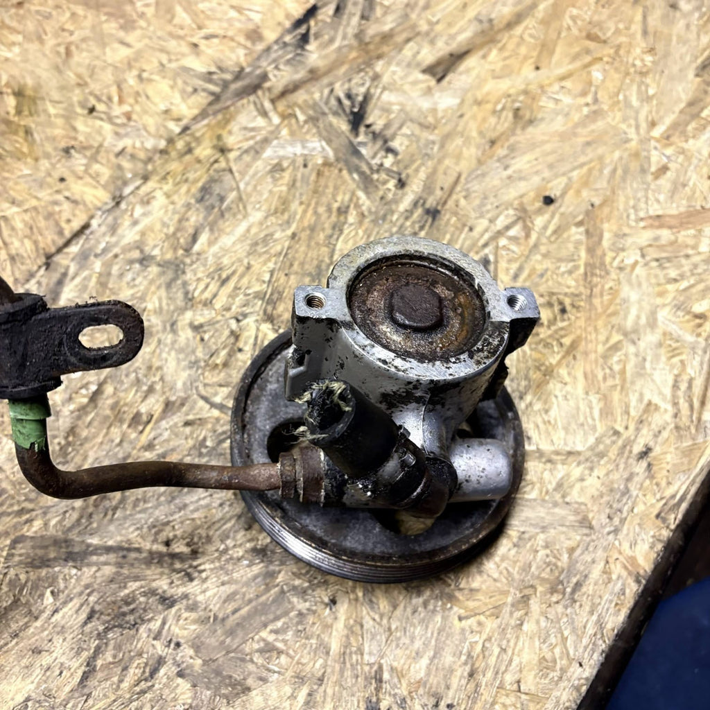 Citroen Xsara Peugeot 306 1.4 KFX TU3JP Power Steering Pump 26049438 9634070580
