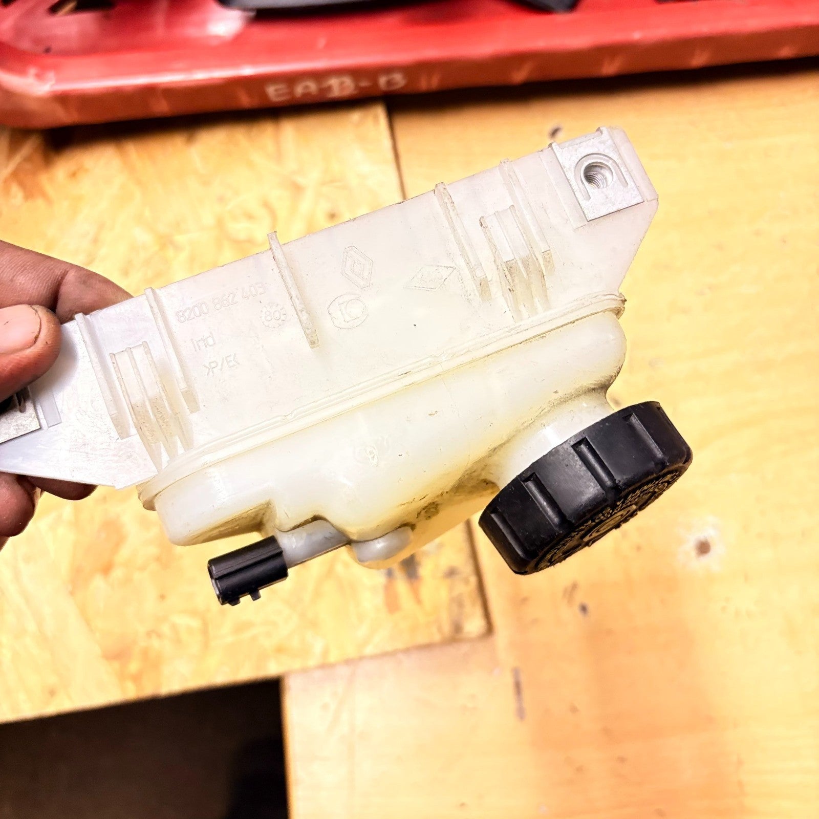 Renault Twingo 07-11 Brake Master Cylinder Reservoir Tank 8200862403