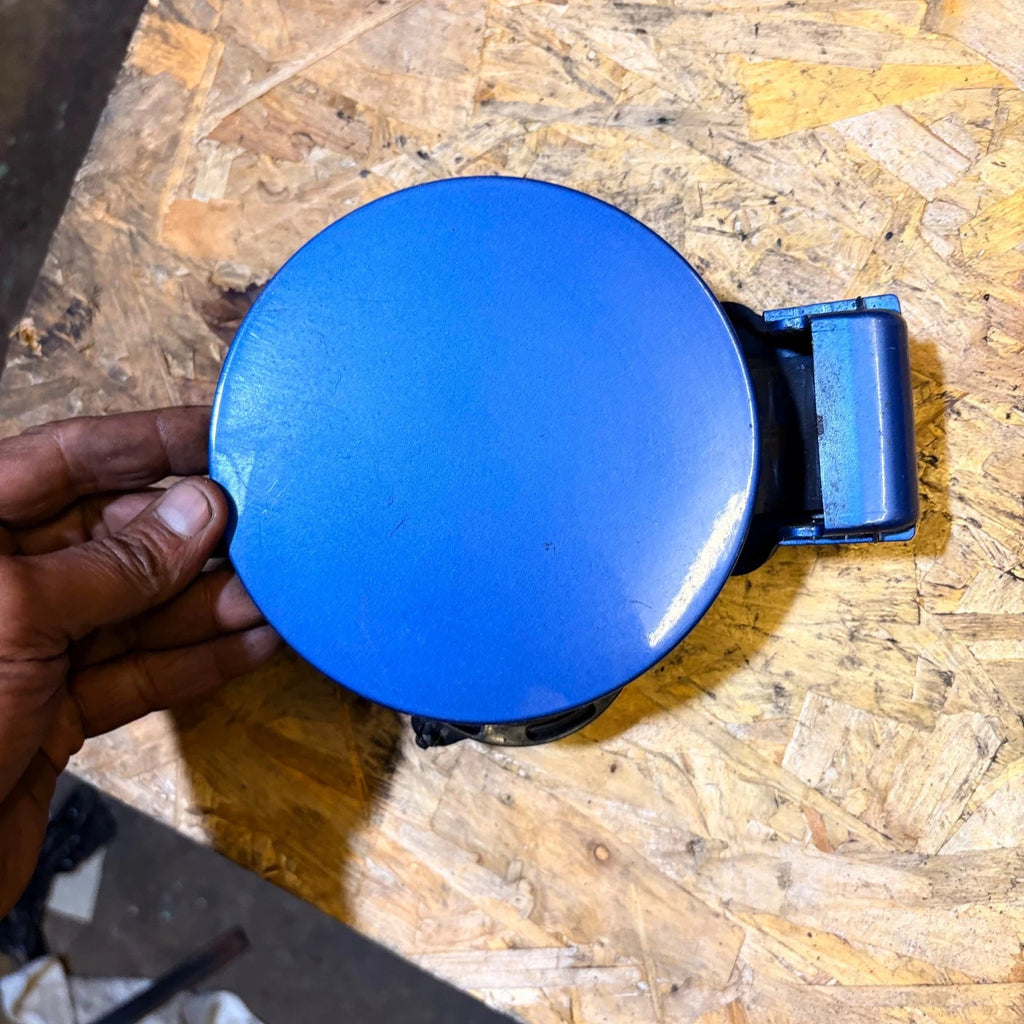 KIA RIO FUEL FILLER FLAP AND CAP COVER 05-11