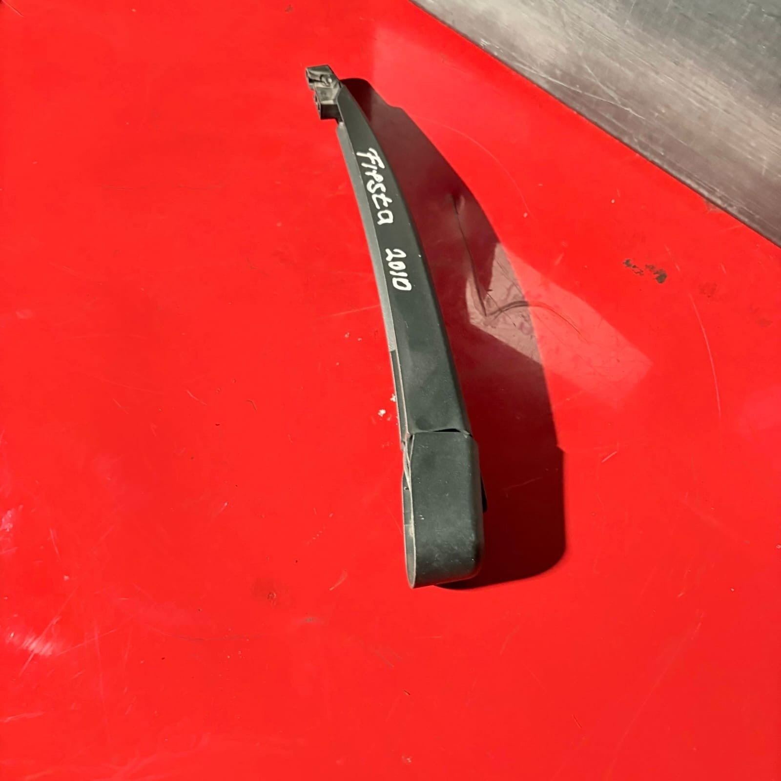 Wiper arm Rear PBT V42-0542 VAICO for PEUGEOT CITROËN 2010