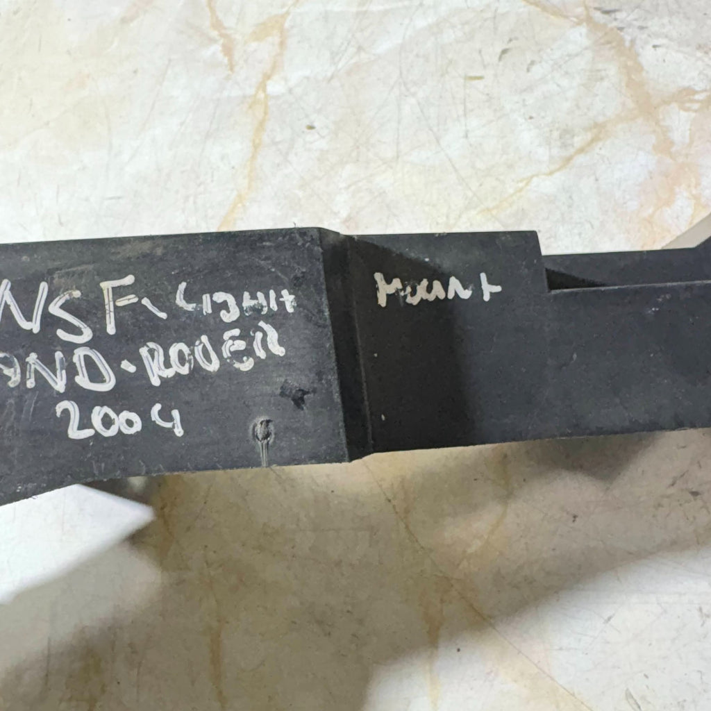 Land Rover Range Rover 2004 Left Front Bumper Cover Support Bracket