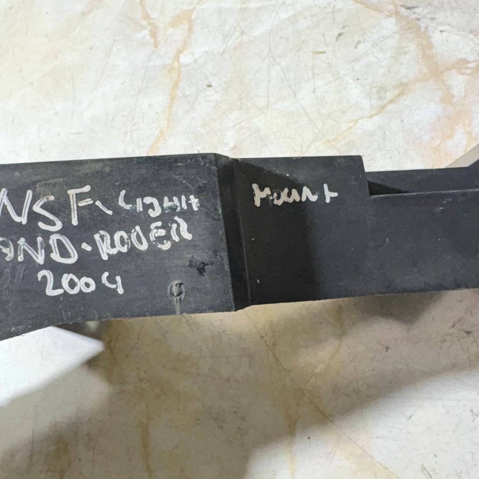Land Rover Range Rover 2004 Left Front Bumper Cover Support Bracket