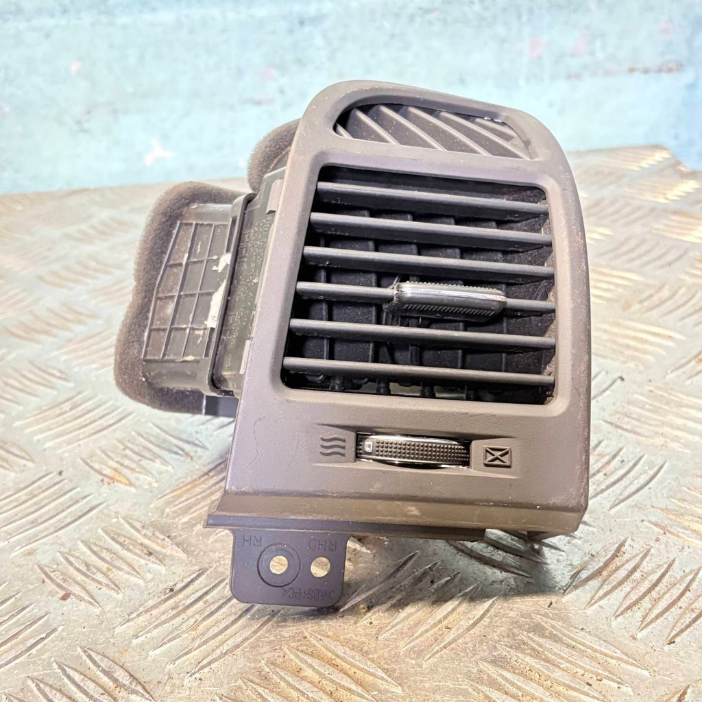 Hyundai Santa Fe 2010 Dash Dashboard Outer Air Vent Grille Driver SIDE OSF