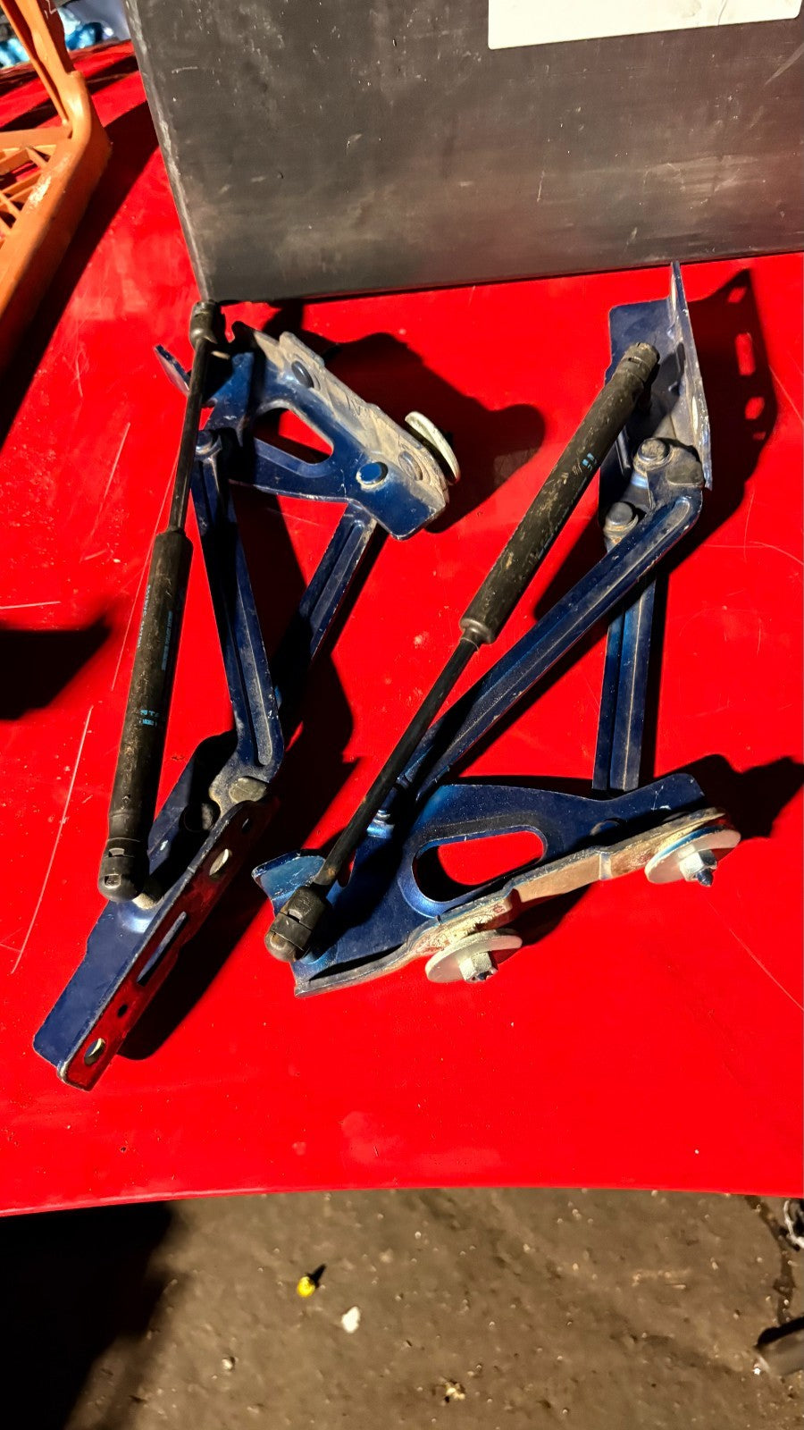 Rear hood Hinges for Peugeot 407 2007