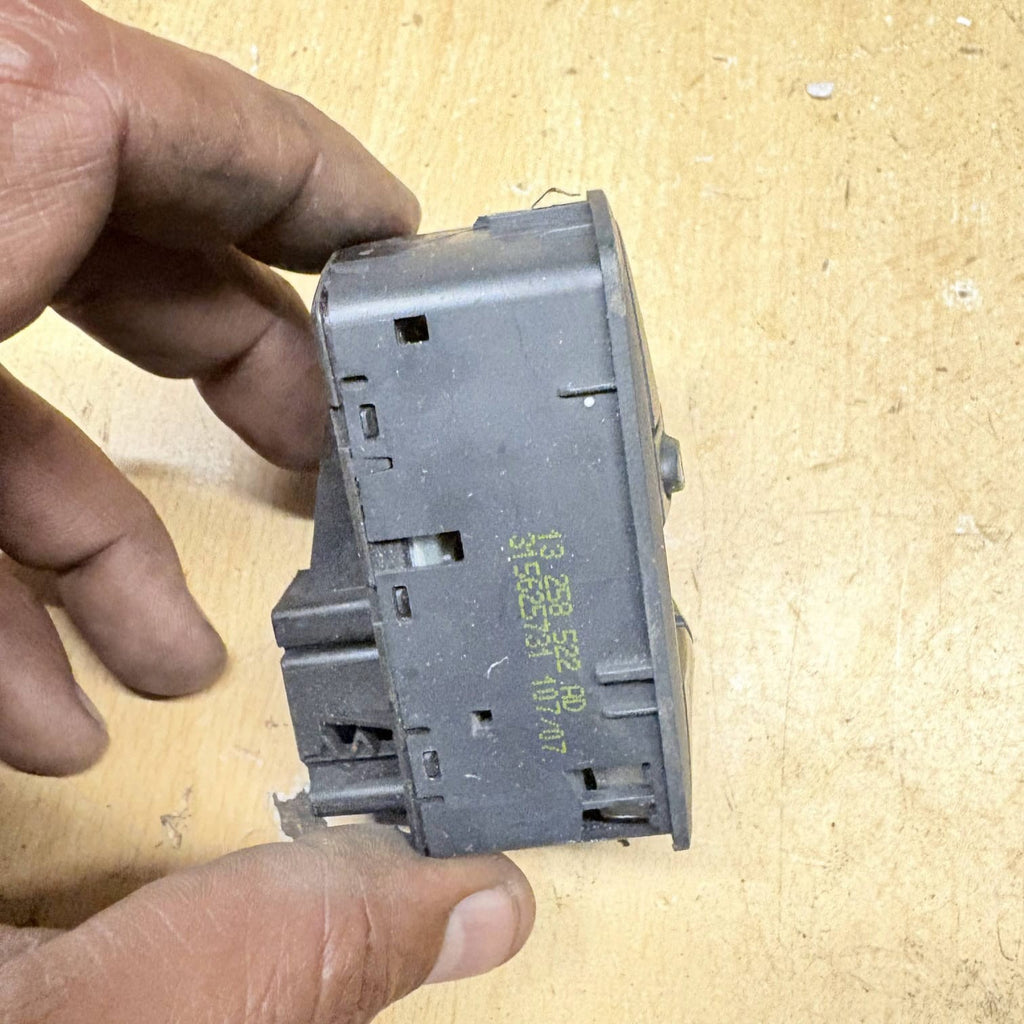 Vauxhall Corsa Window Switch Drivers Front Illuminated 13258522 AD OSF 2007