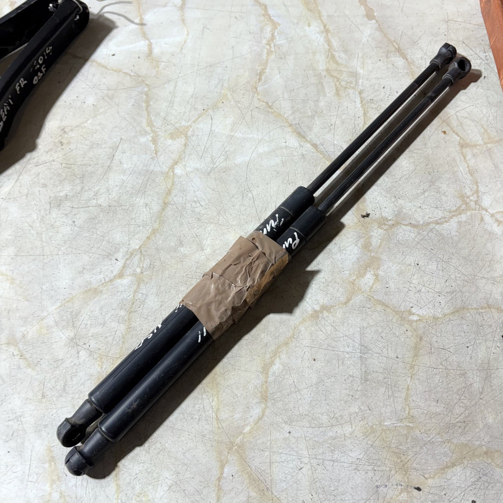 2003-2005 FIAT PUNTO LEFT REAR PAIR OF TAILGATE STRUTS