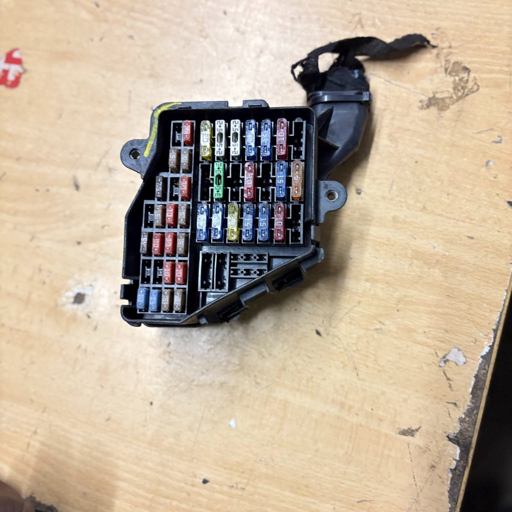 Skoda Octavia Mk2 1Z 2004-2013 RHD Under Dash Fuse Box Interior Fuse Panel