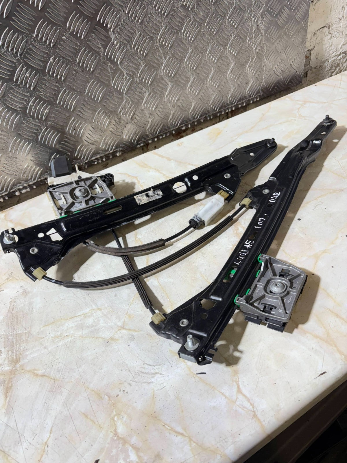 AUDI A5 B8.5 2012 WINDOW REGULATOR OSR 8K0959801A