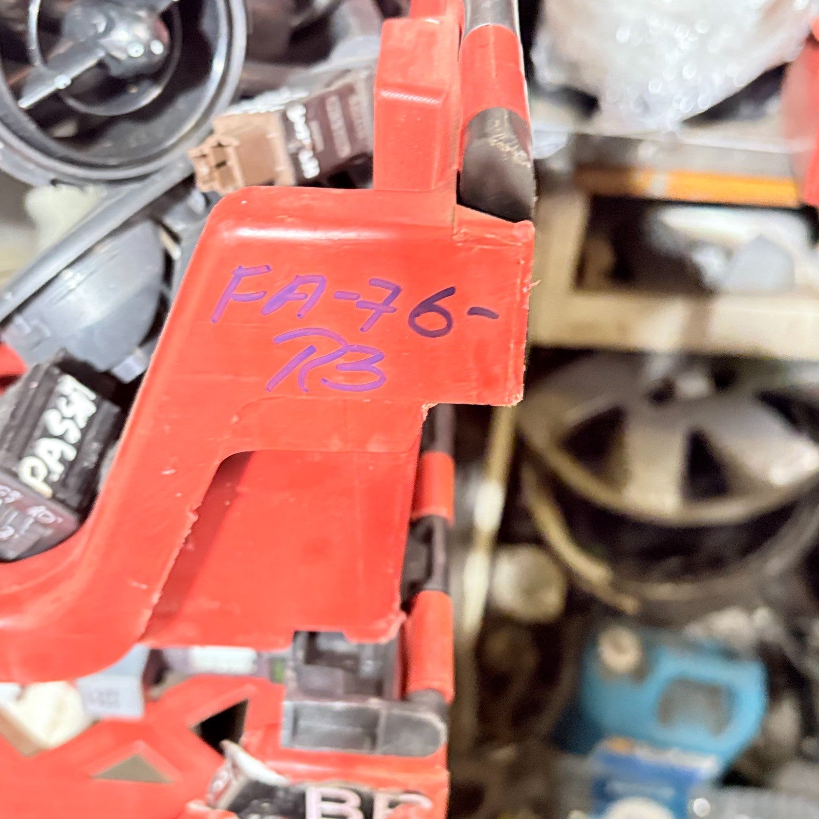 VW CADDY III Steering Mechanism Upper Trim 2K2858345A