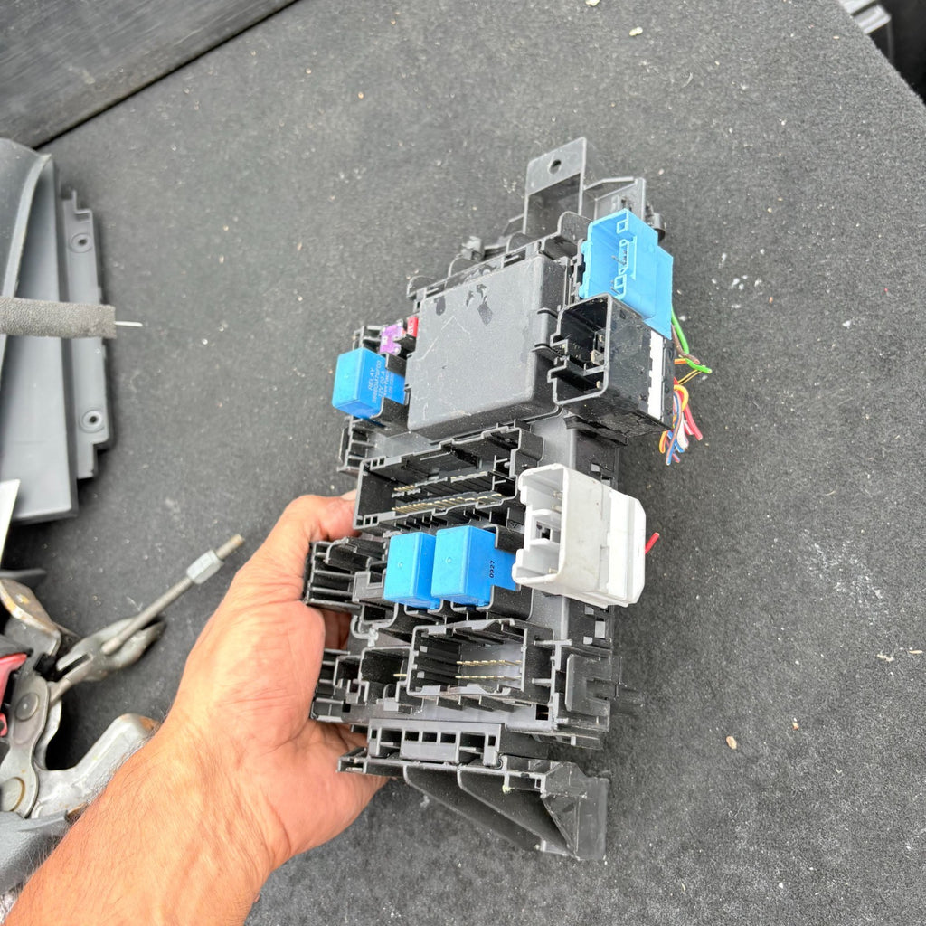 NISSAN PIXO 2009 INTERIOR DASH FUSE BOX 68K10