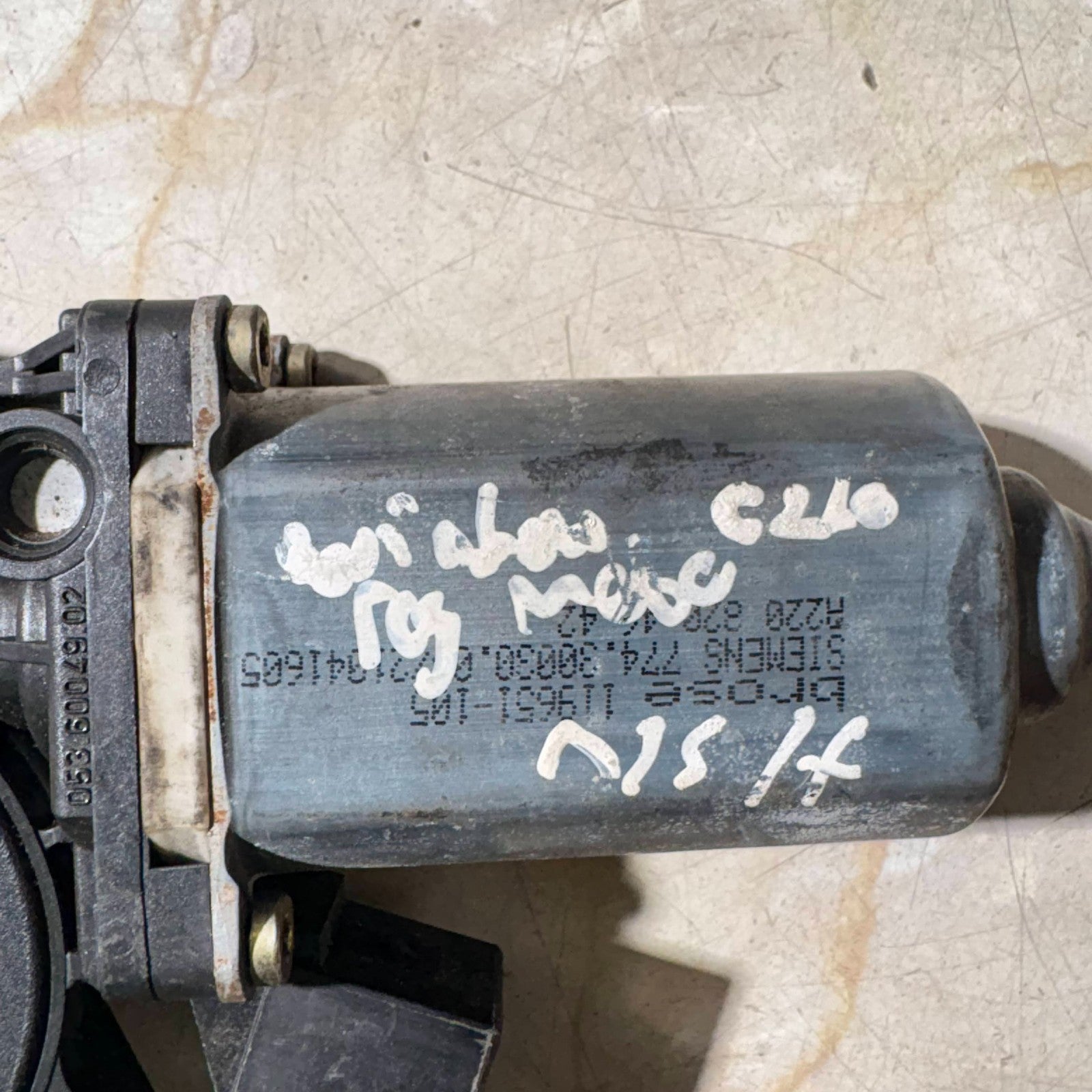 MERCEDES BENZ C S CLASS 1998-2008 FRONT LEFT WINDOW MOTOR 0536004902
