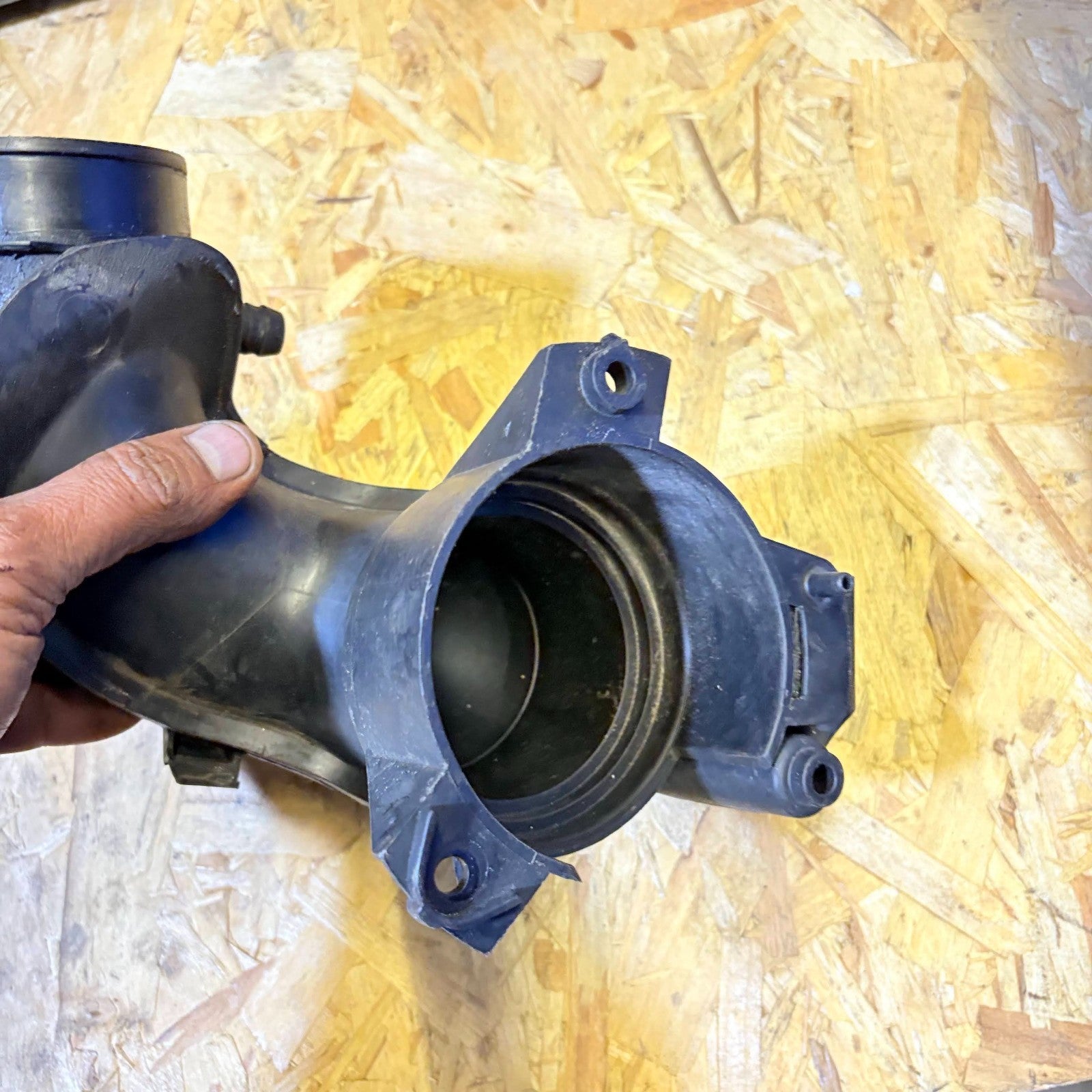 Mercedes C Class 2003 Intercharge Tube Intake Pipe A2710900629
