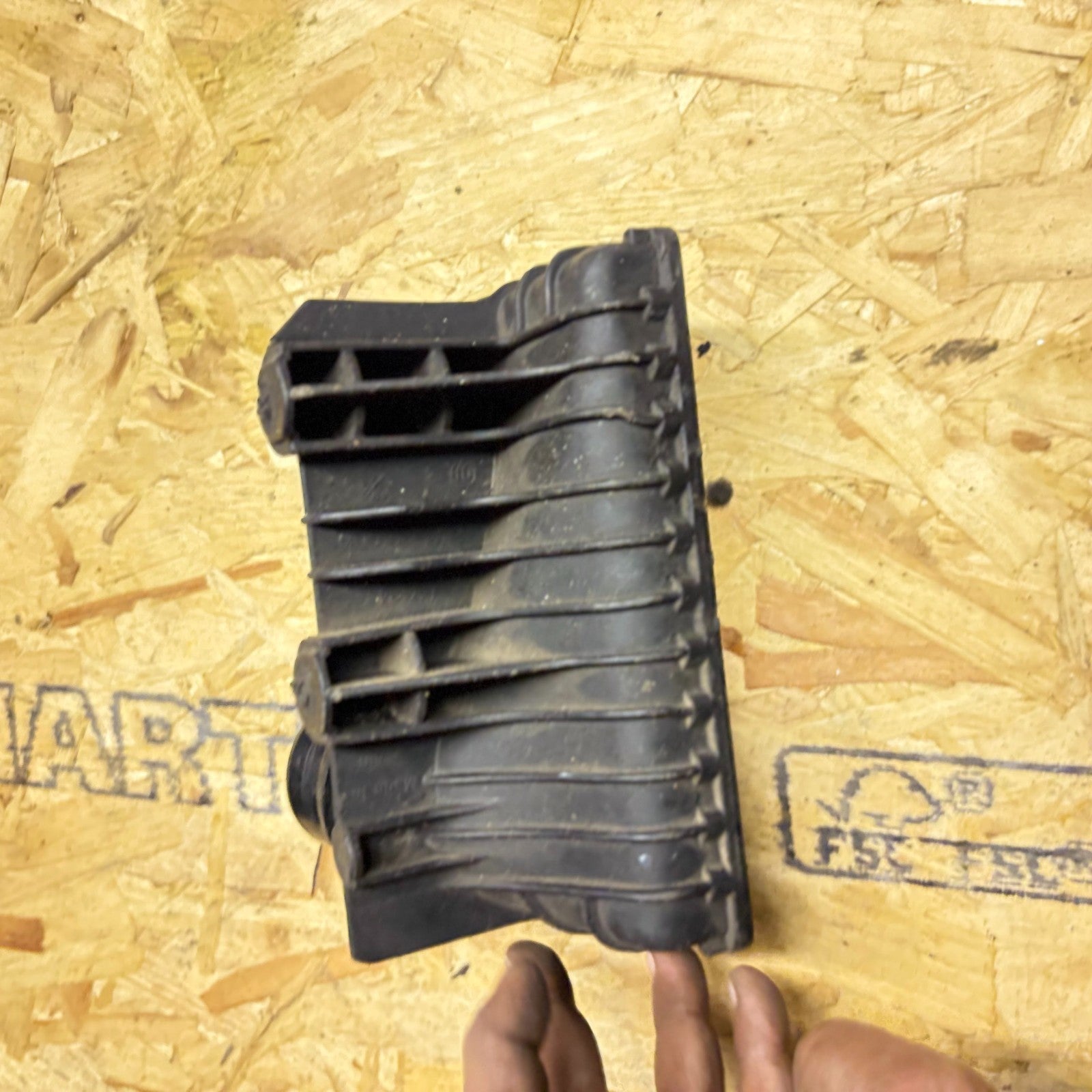 Nissan Juke 1.6 Turbo Air Intake Lower Duct Resonator Box 2011-2017