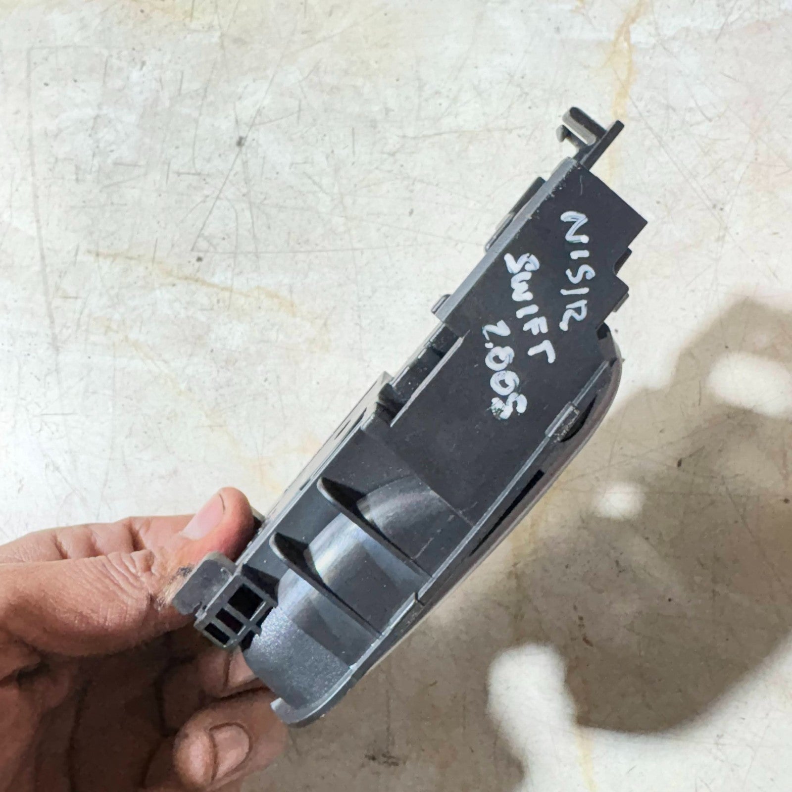 2005-2010 SUZUKI SWIFT 5DR PASSENGER SIDE REAR DOOR INNER HANDLE