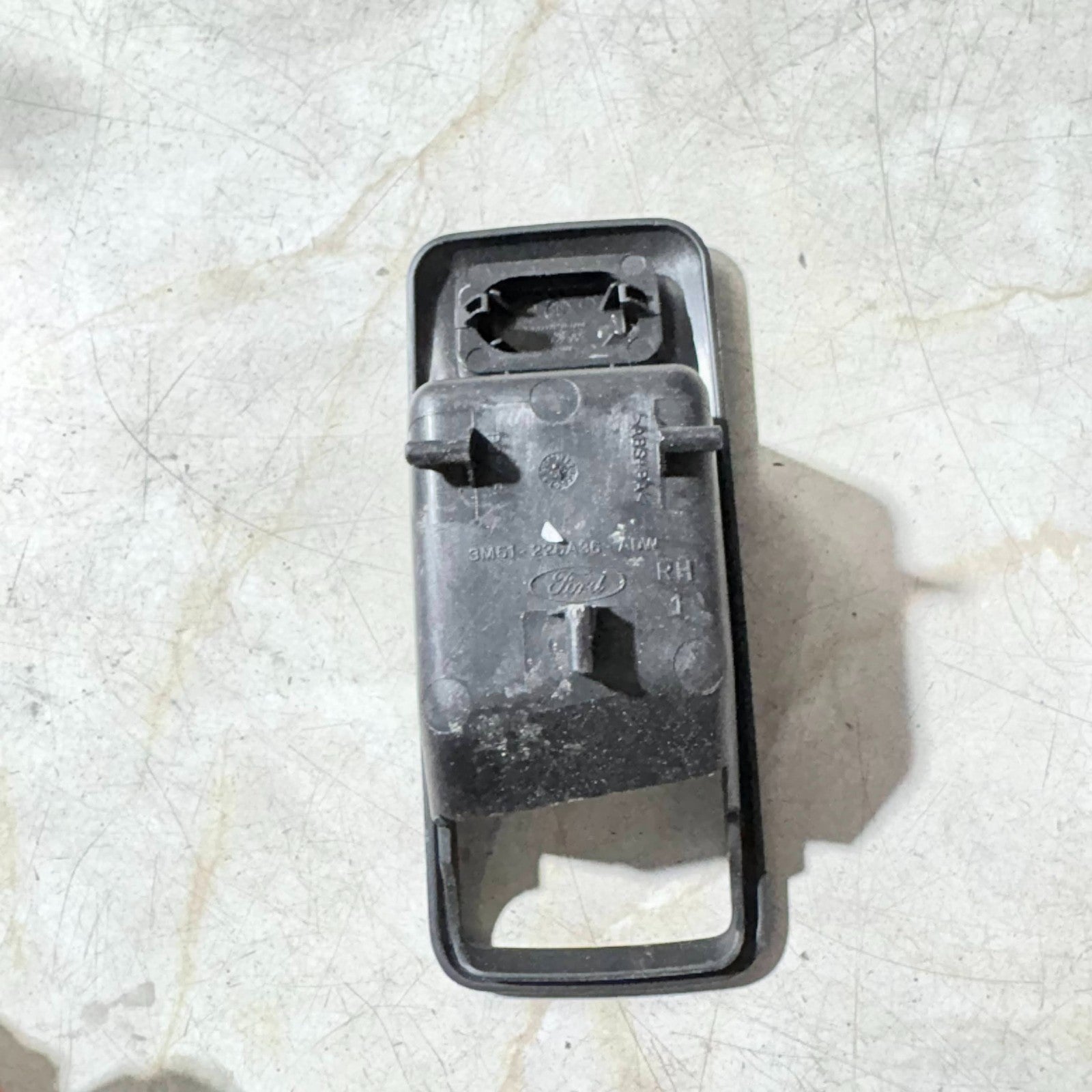 Ford Focus MK2 04-11 Rear Right Door Handle Trim Switch Casing 3M51-226A36-ADW