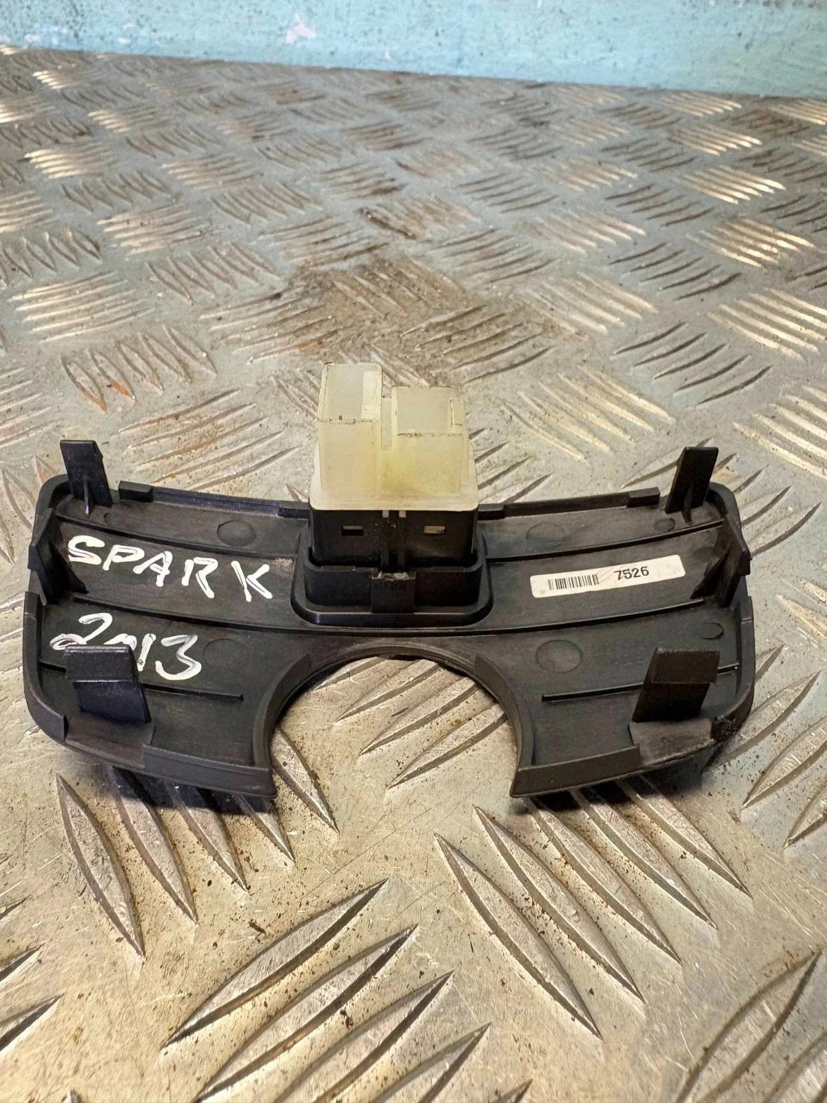 CHEVROLET SPARK 2013-2015 AUX USB INPUT SOCKET PANEL 299101407 .