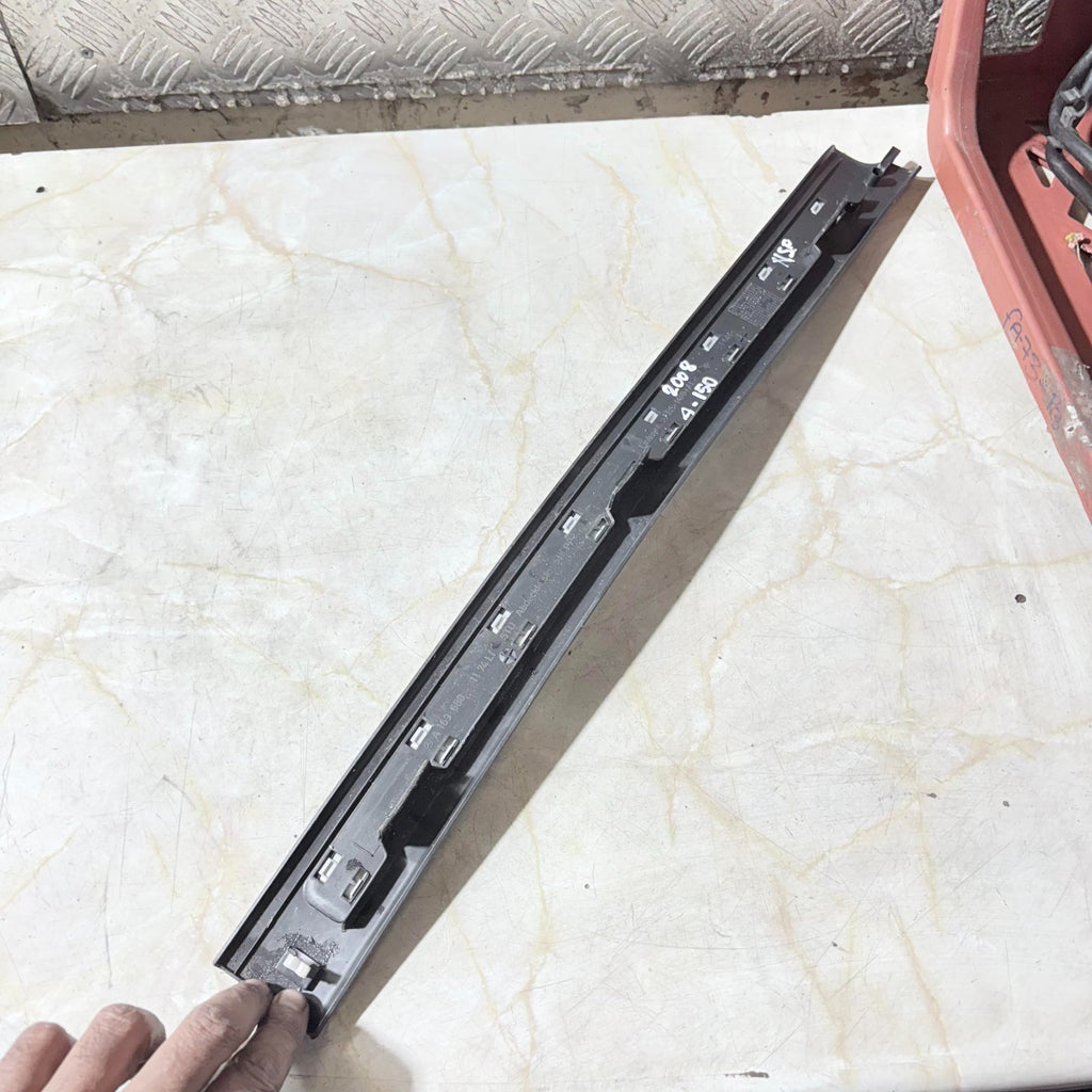 MERCEDES-BENZ A CLASS A150 2008 DOOR SILL TRIM REAR LEFT PASSENGER SIDE