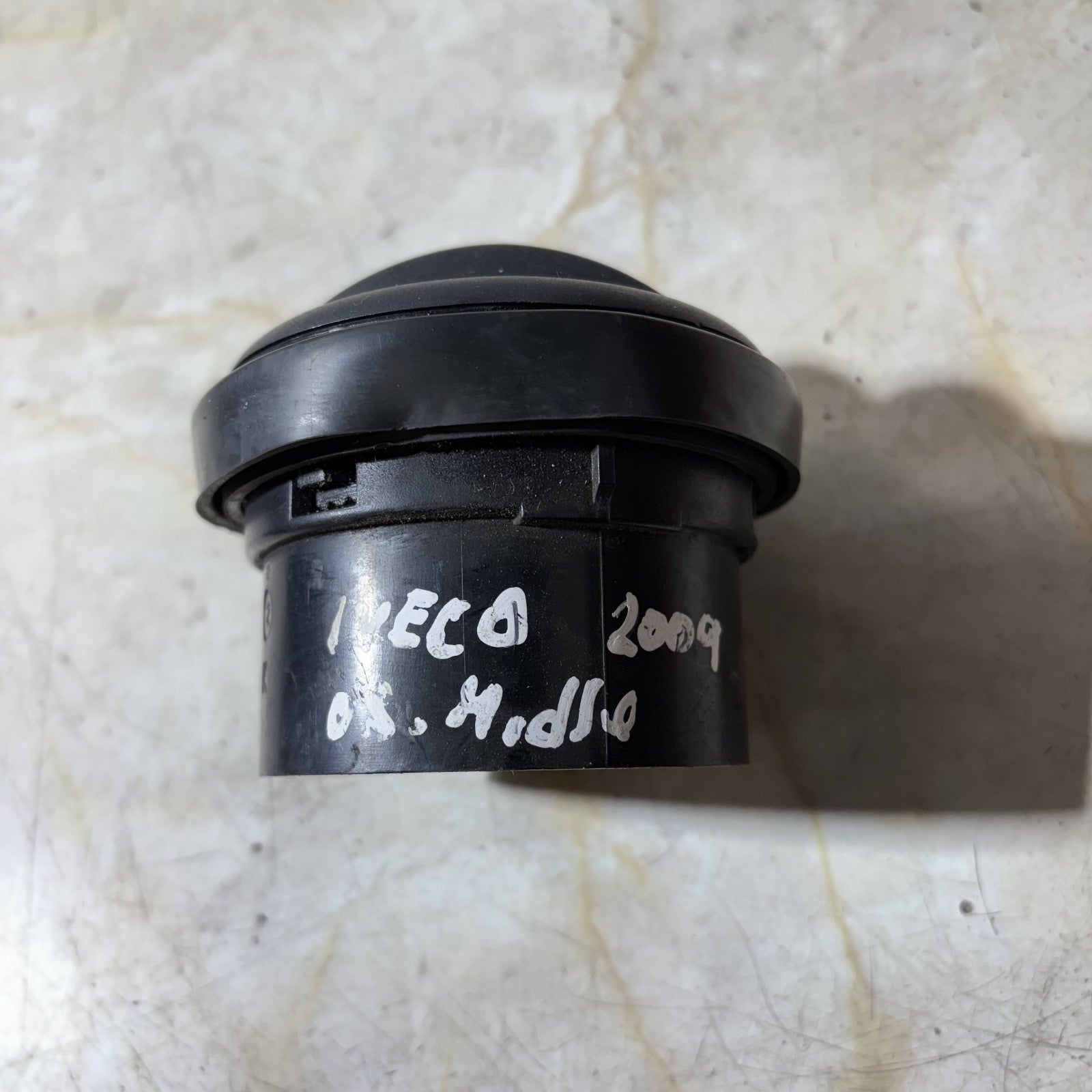 IVECO DAILY 2006-2012 MIDDLE AIR VENT 226536