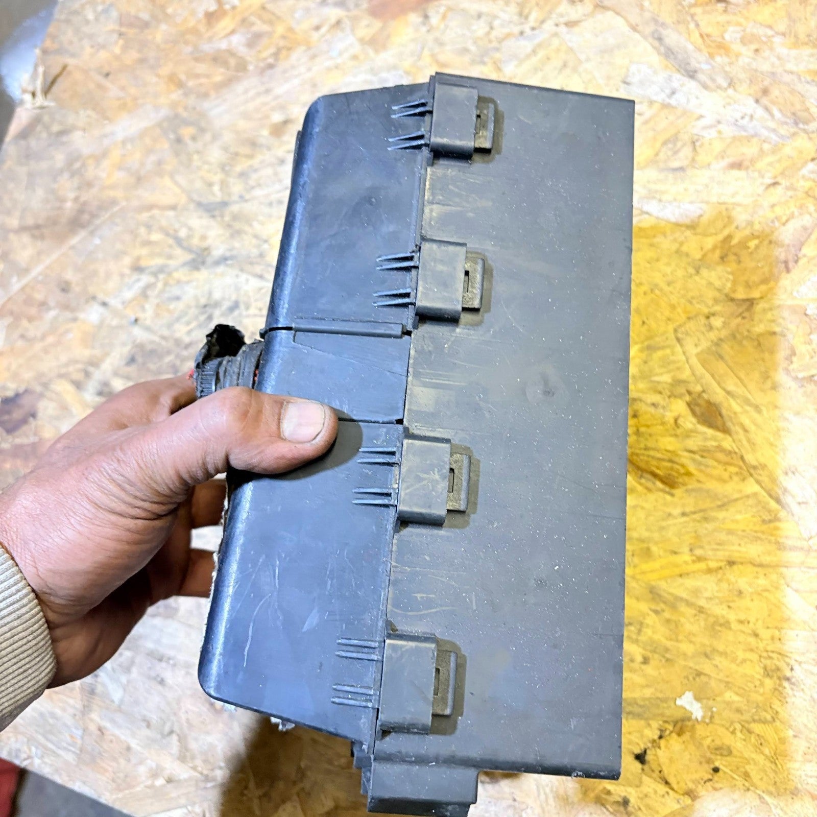 2004 FORD TRANSIT CONNECT FUSE BOX 518755202 2T1T-14A067-AD