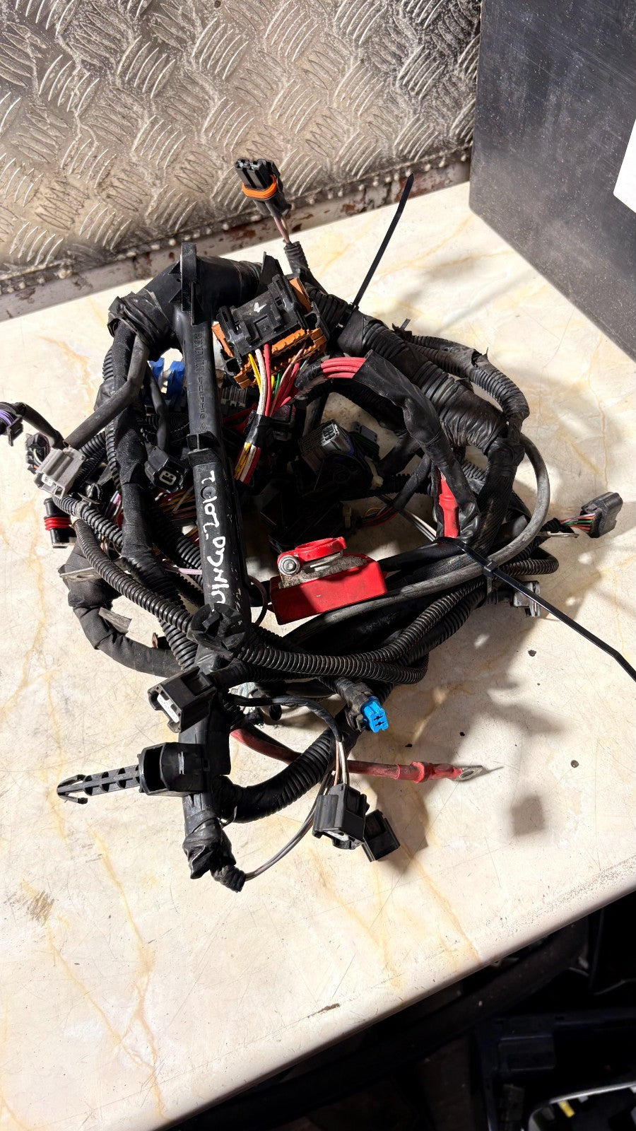 RENAULT TWINGO MK2 ENGINE WIRING LOOM 240118540R 2012