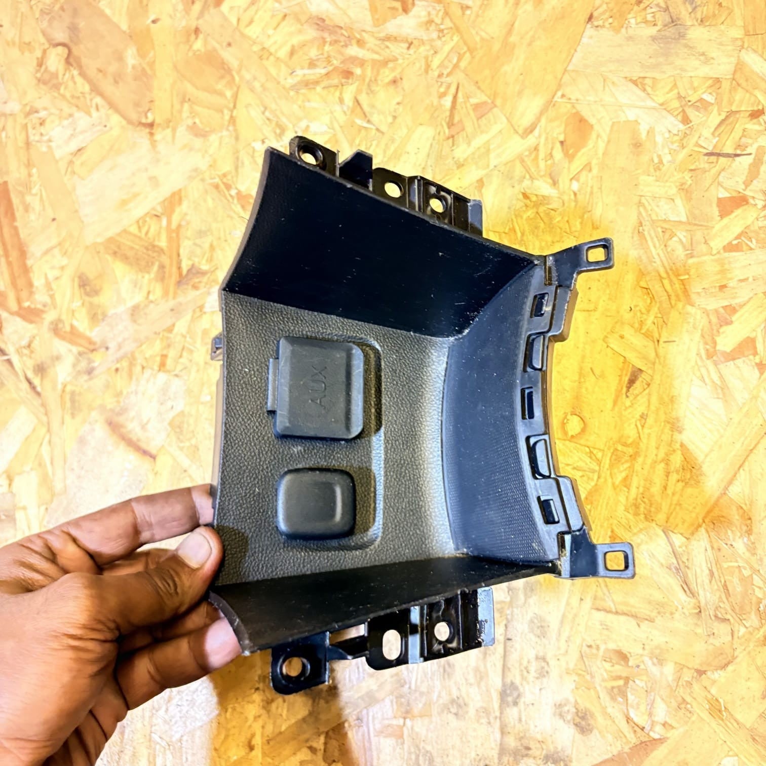 Vauxhall Mokka 2013 Hatchback Black Storage Compartment 95080702 20874710