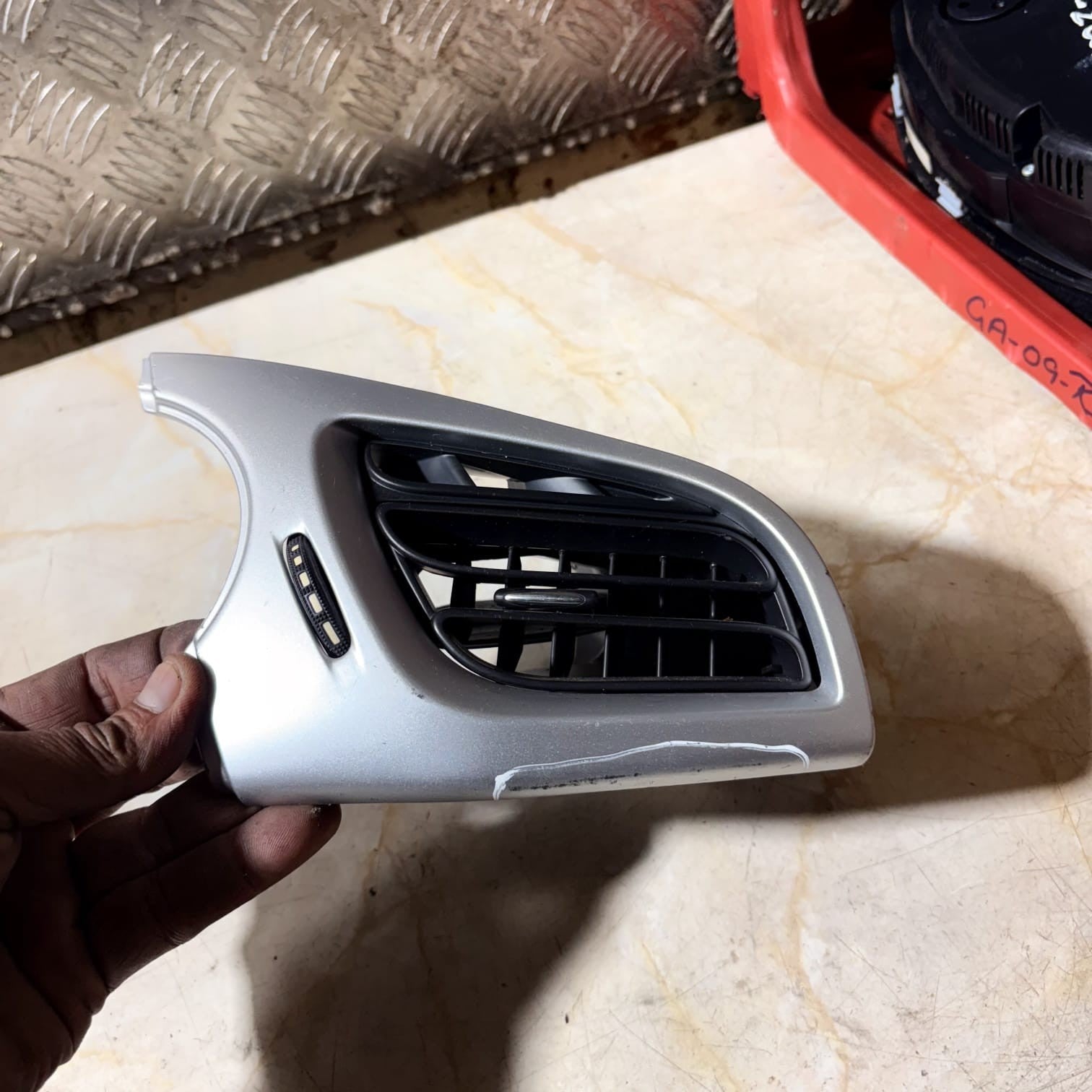 Citroen C3 VTR 2010-2013 Driver Side Dashboard Air Vent OSF A1092113