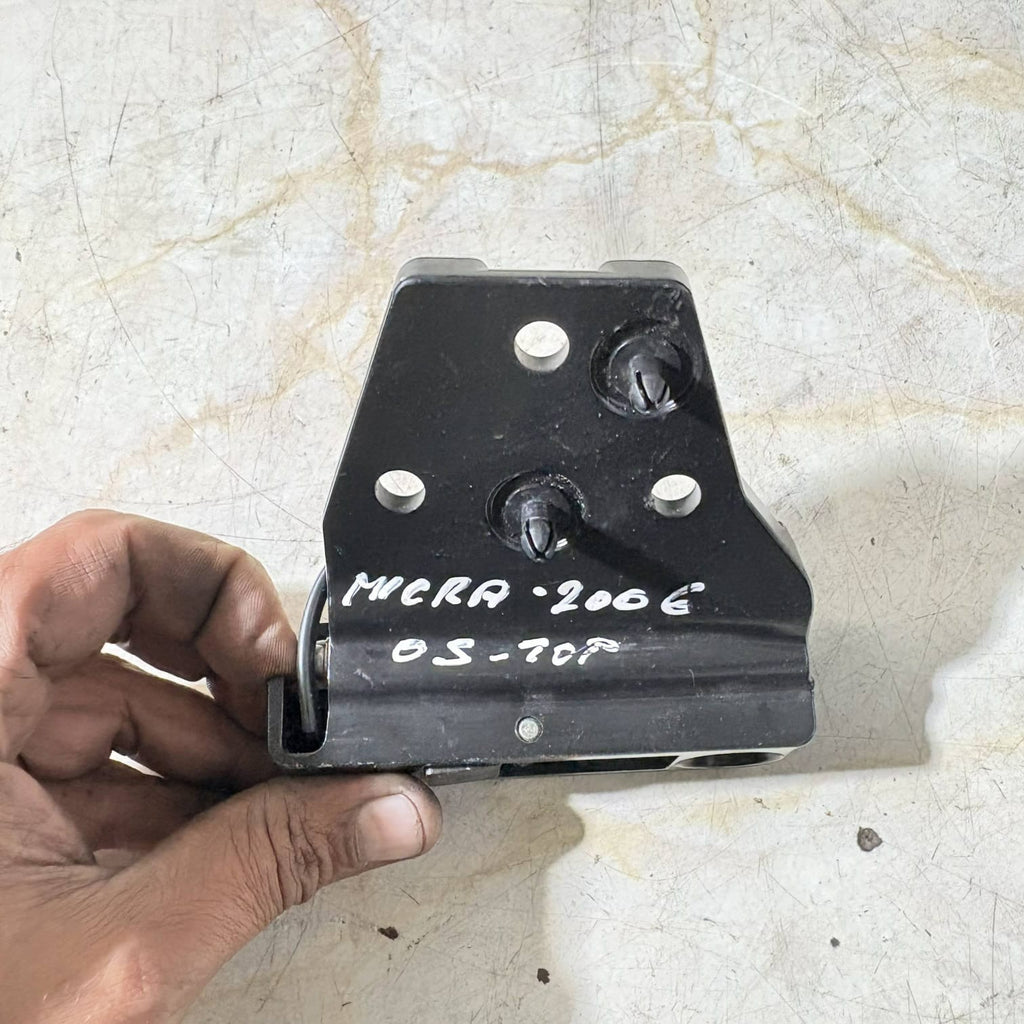 NISSAN MICRA C+C K12 2005-2009 RIGHT FRONT CONVERTIBLE ROOF LOCK 8200220672