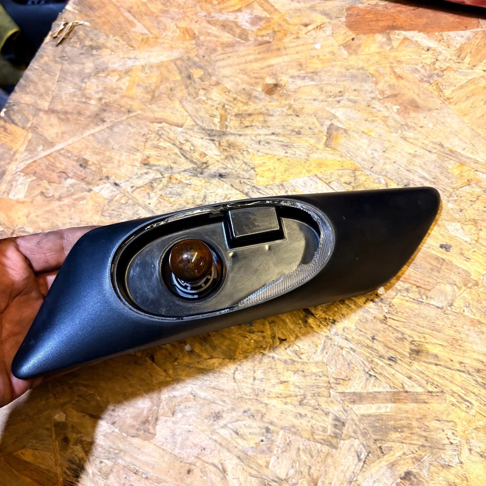 IVECO 50C14 FENDER SMALL INDICATOR FRONT LEFT 500322578