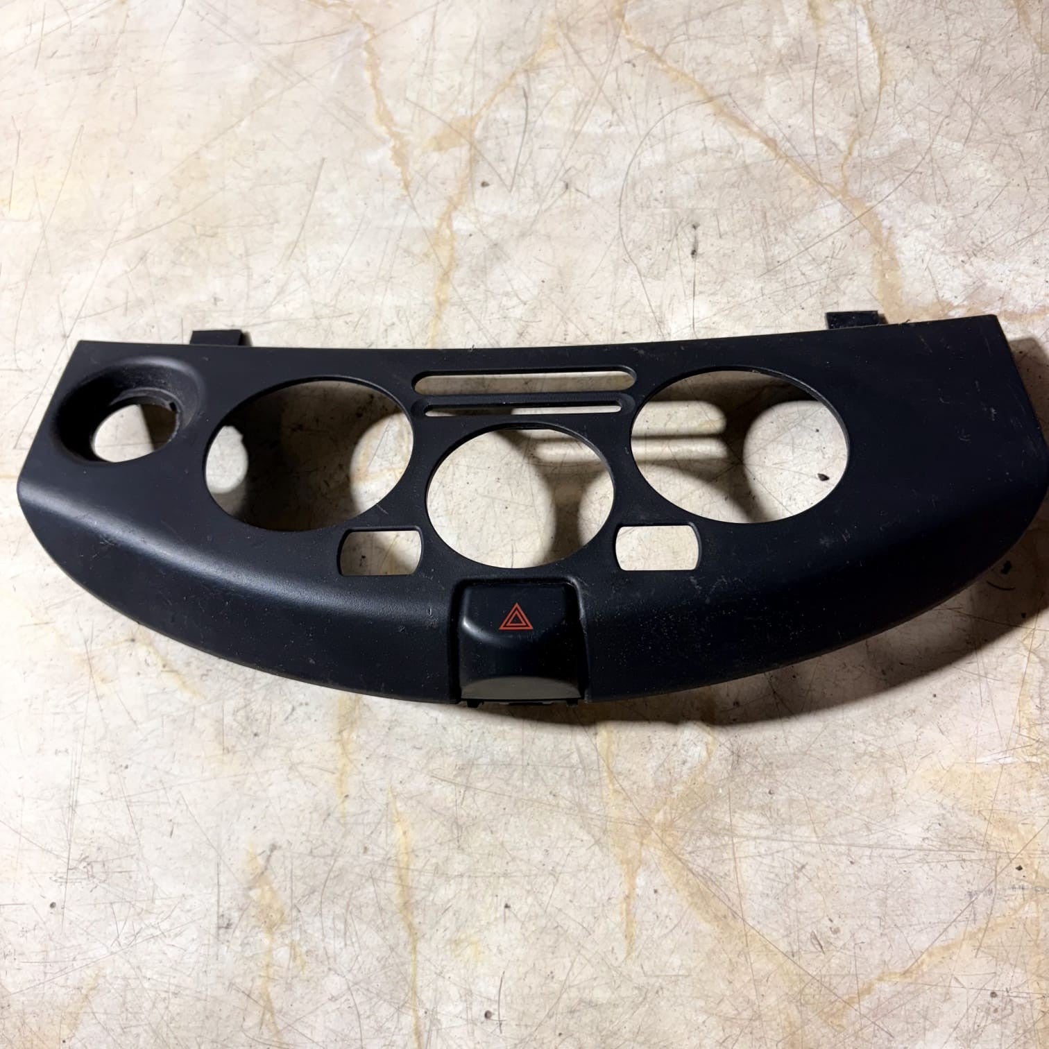 NISSAN MICRA K12 HEATER CONTROL SURROUND TRIM 27570AX100 2007