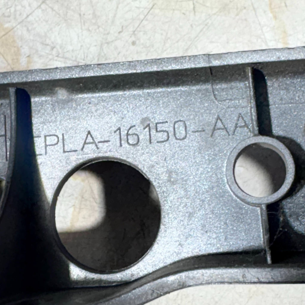 2012-2024 Land Rover Range Rover L405 Fender mounting bracket C8C9AT8143