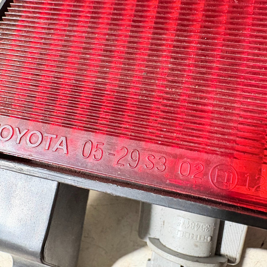 Toyota Avensis D4D High Level Centre Third Brake Light 54533721