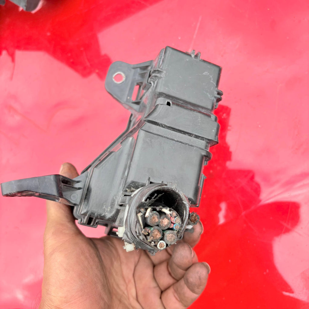 Toyota Corolla Verso 2004-2009 Fuse Box Relay Module Unit Engine Bay (2008)
