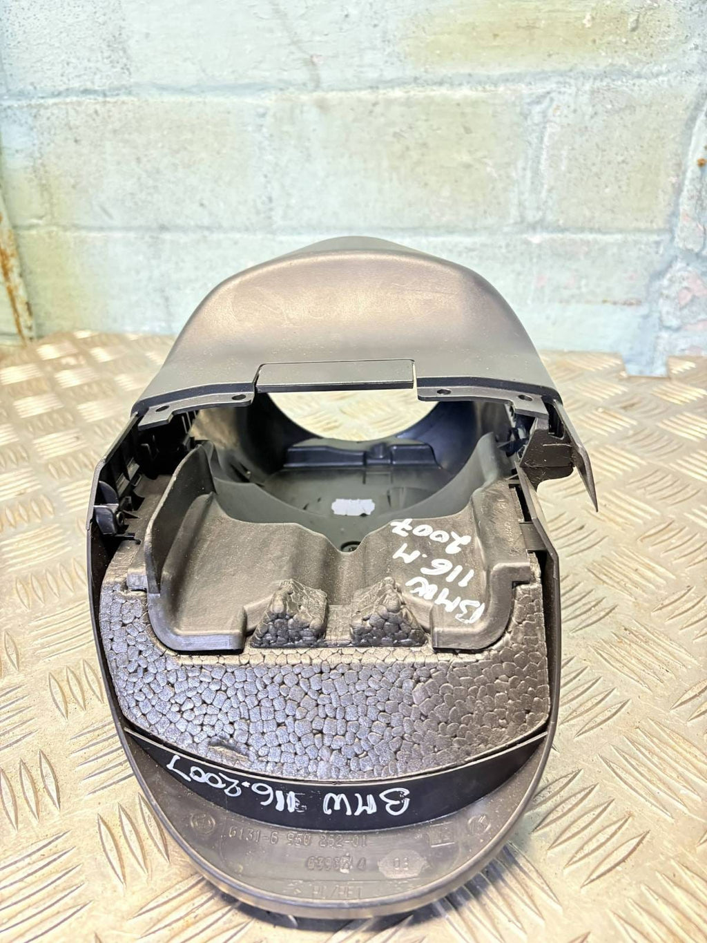 BMW 1 Series steering column cover 6131-6 950 262-01