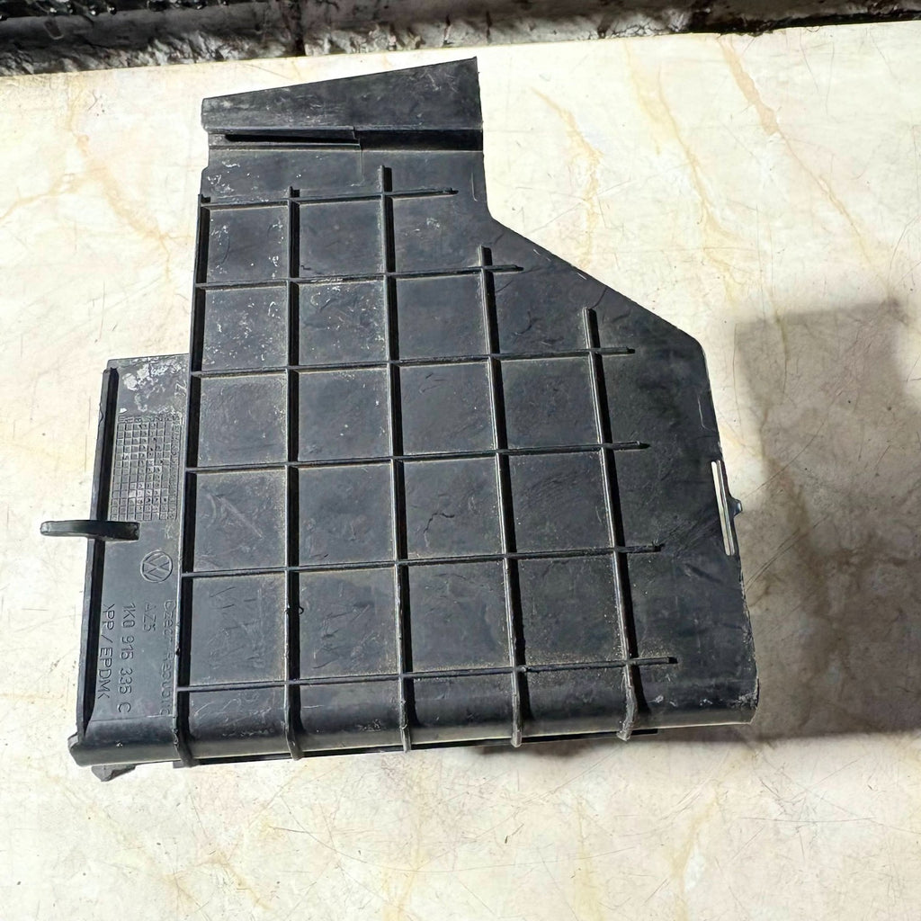 Skoda Octavia MK2 vRS 2008 Battery Casing Box Tray Side Cover Lid 1K0915335C