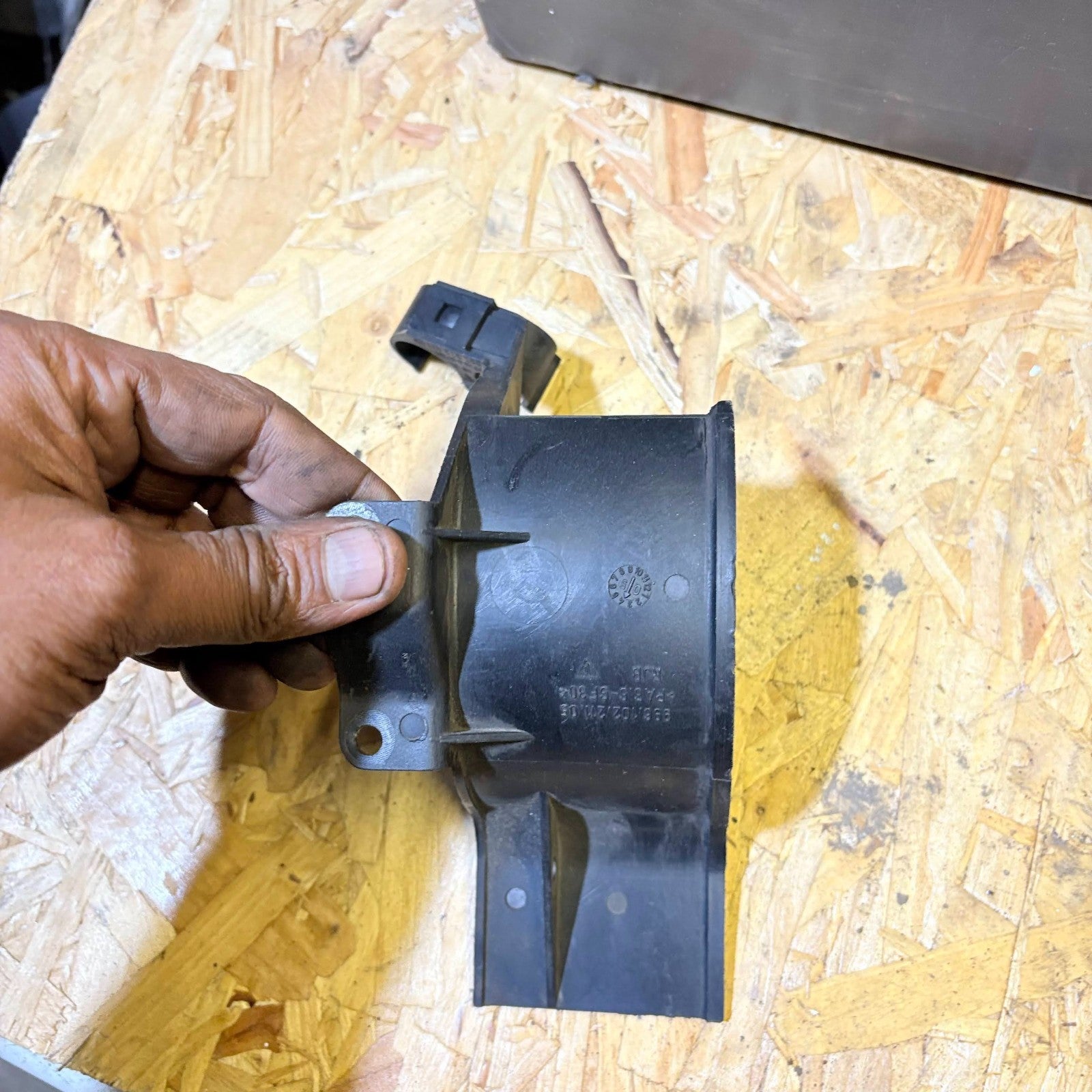 Porsche Boxster 986 1996-2004 Power Steering Pump Pully Cover 99610221105