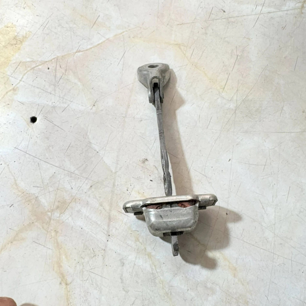Passenger Front door lock for NISSAN QASHQAI II (J11E) 1.5 ACENTA 1082979 2012