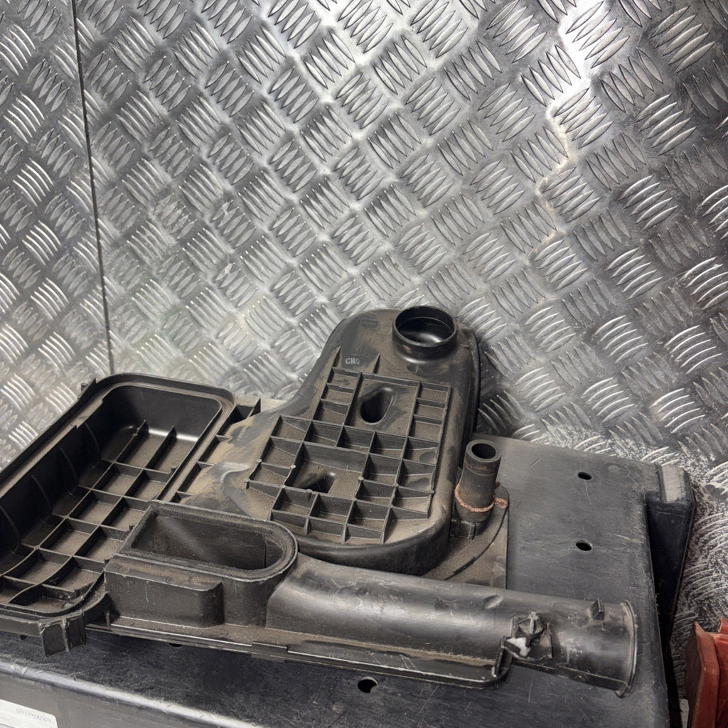 CITROEN CI AIR INTAKE FILTER BOX 17705-00010